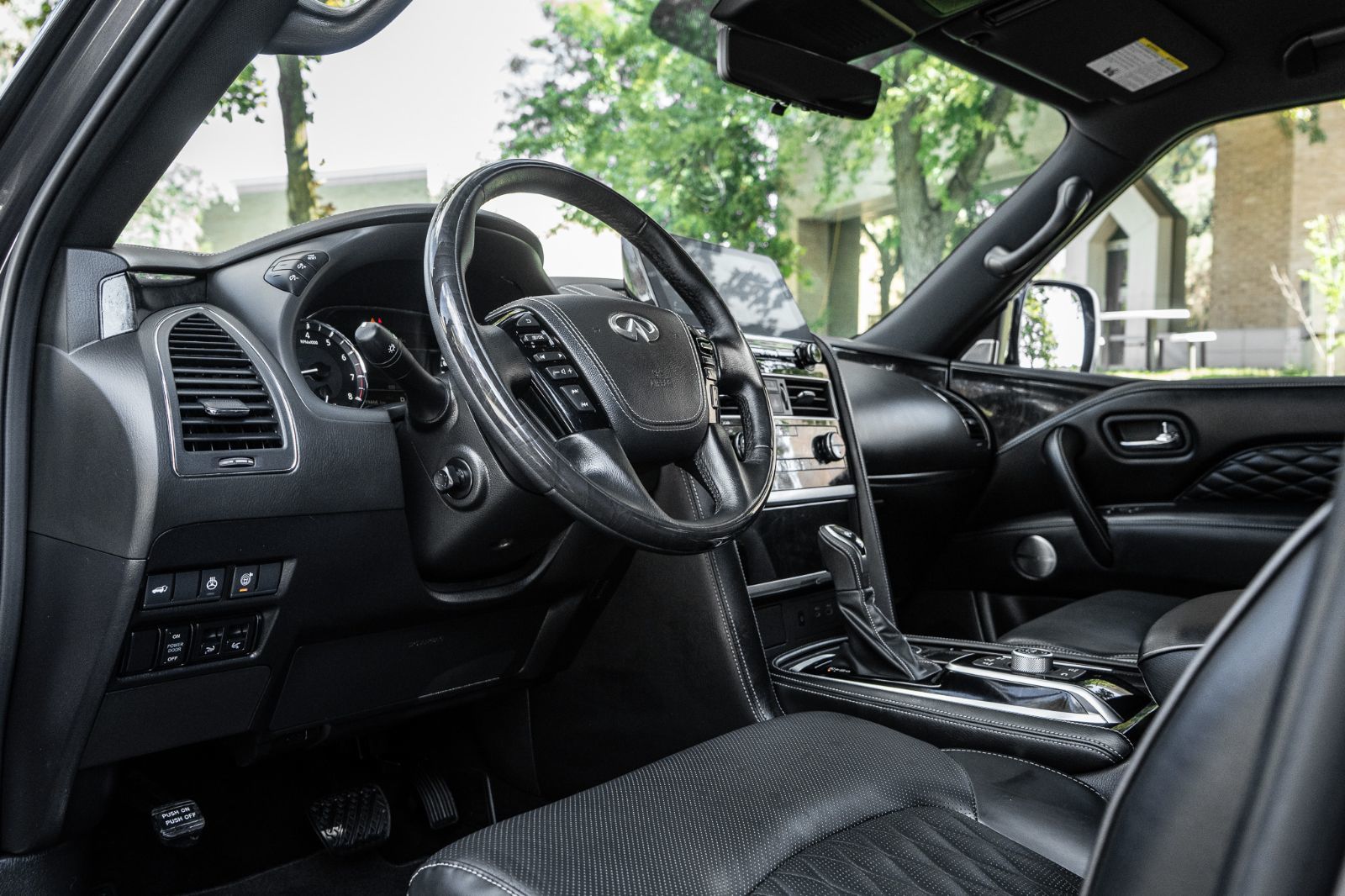 2024 Infiniti QX80 Luxe 7- Passenger-28