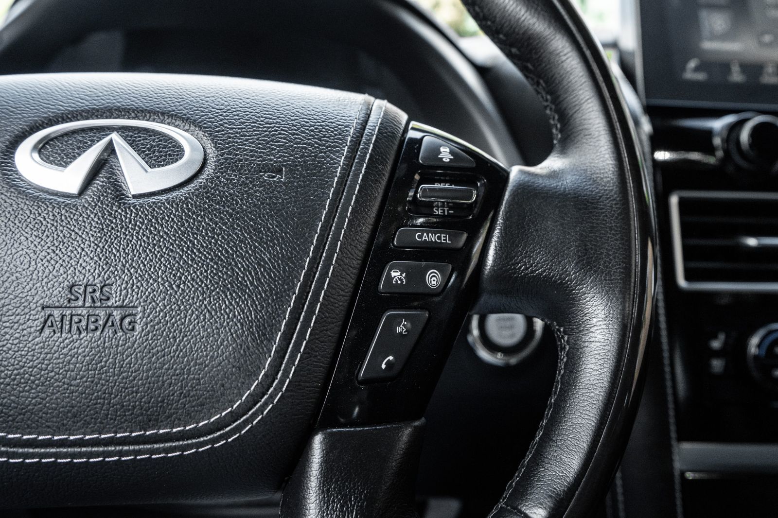 2024 Infiniti QX80 Luxe 7- Passenger-12