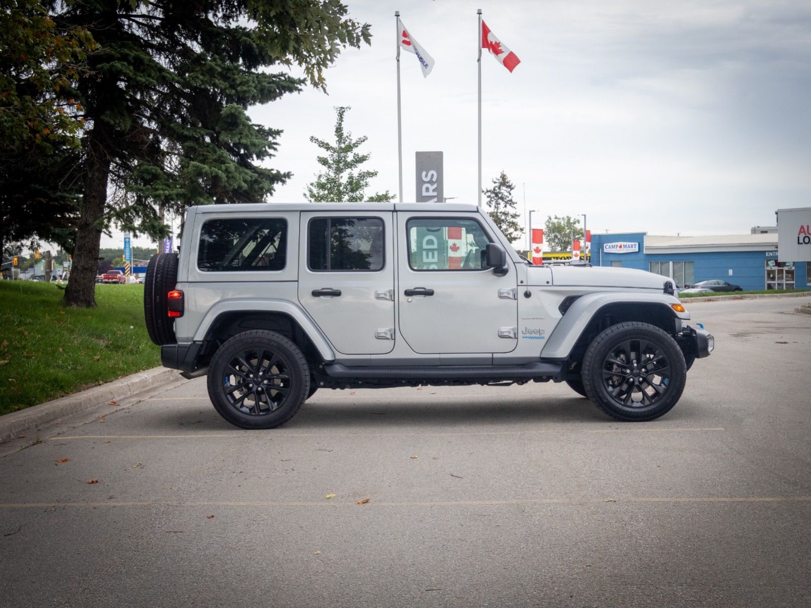 2022 Jeep Wrangler 4xe Unlimited Sahara-4