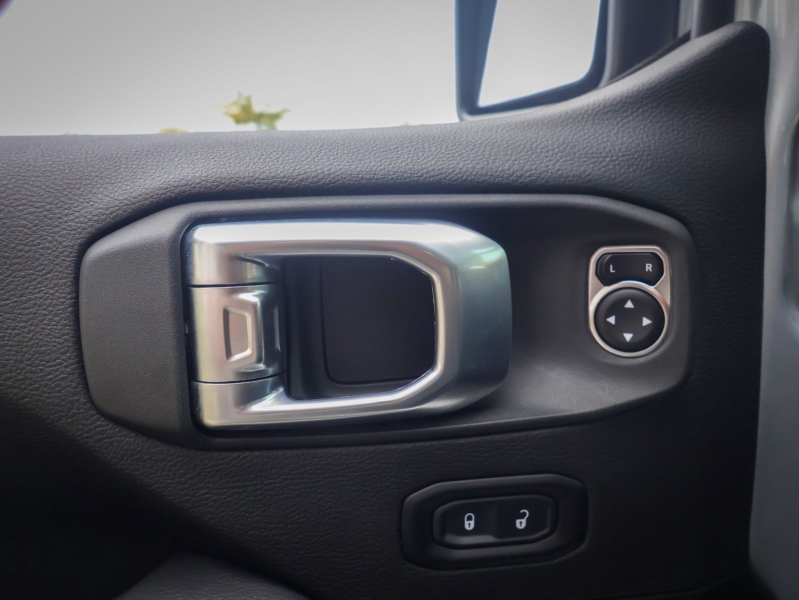 2022 Jeep Wrangler 4xe Unlimited Sahara-30