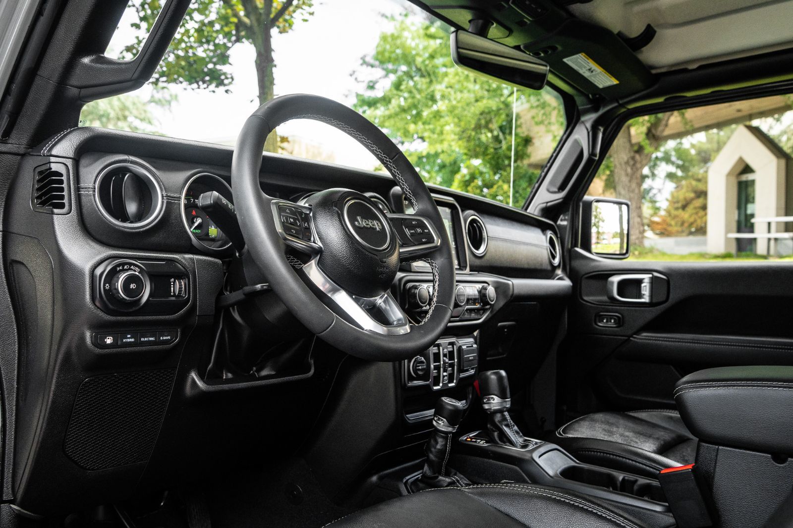 2023 Jeep Wrangler 4xe Sahara-23