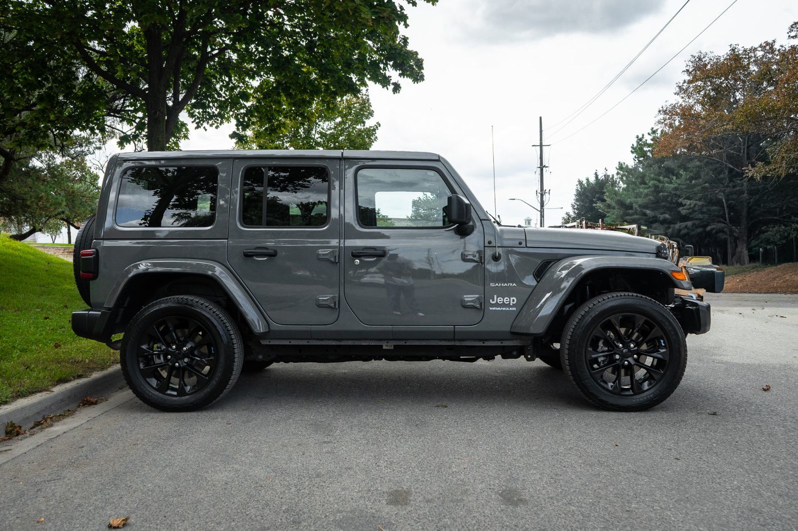 2023 Jeep Wrangler 4xe Sahara-3