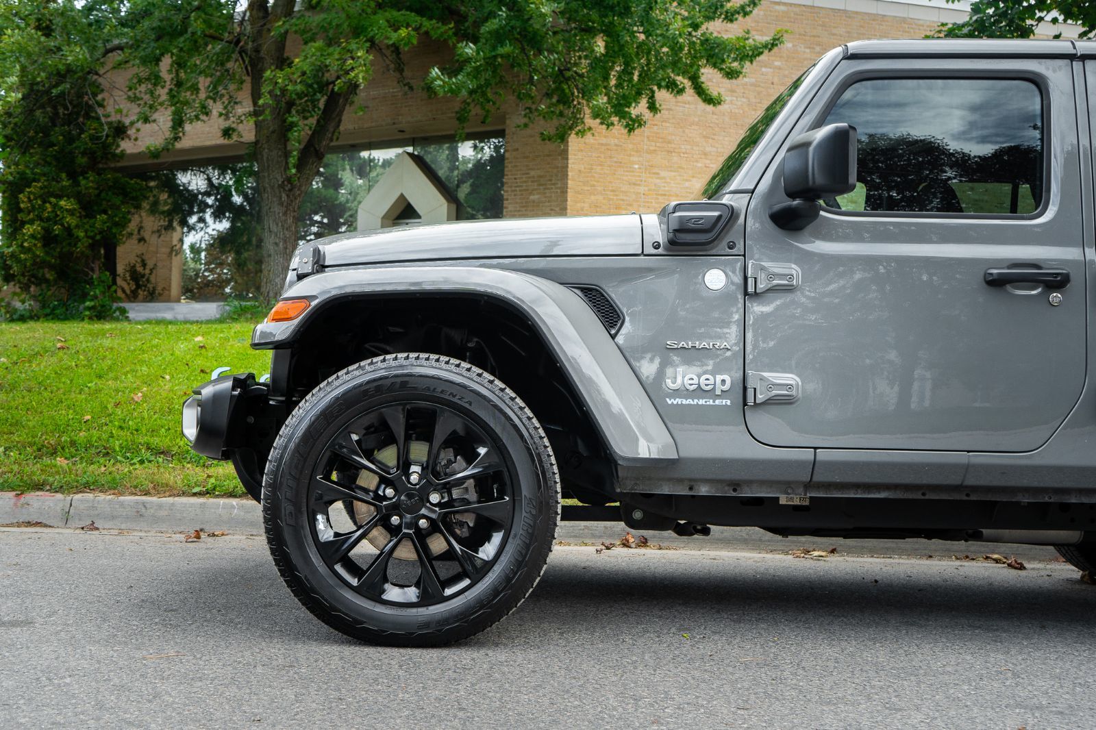 2023 Jeep Wrangler 4xe Sahara-5