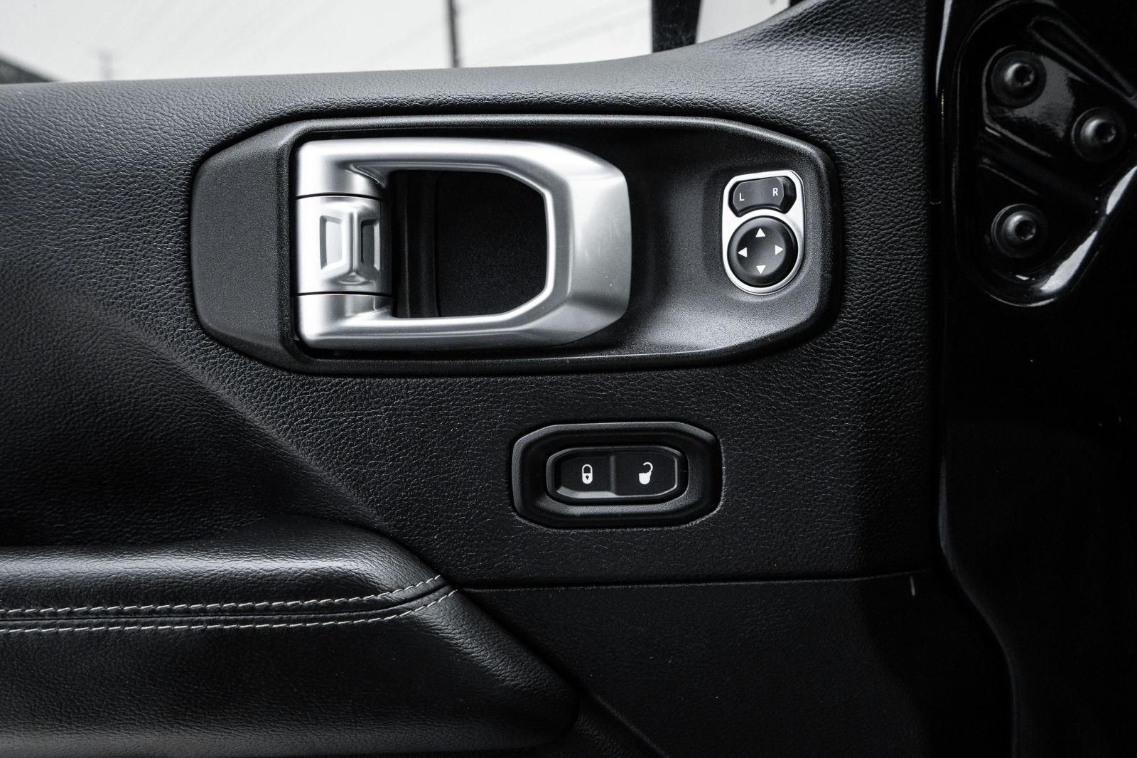 2020 Jeep Wrangler Unlimited Sahara-20