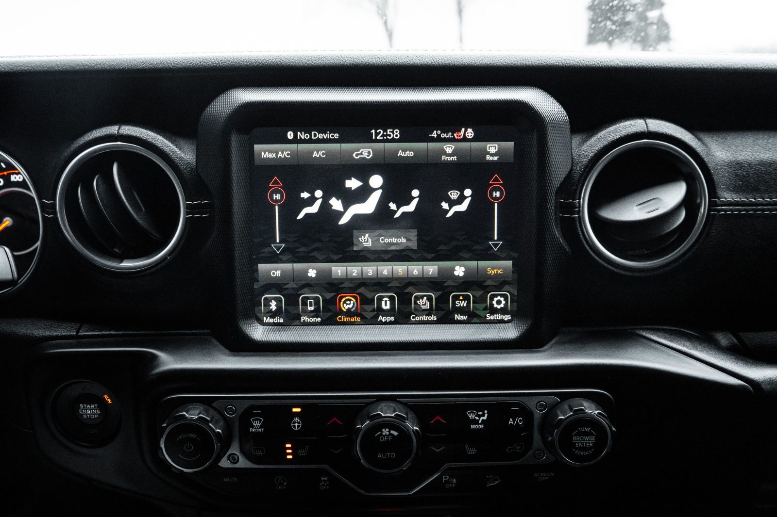 2020 Jeep Wrangler Unlimited Sahara-14