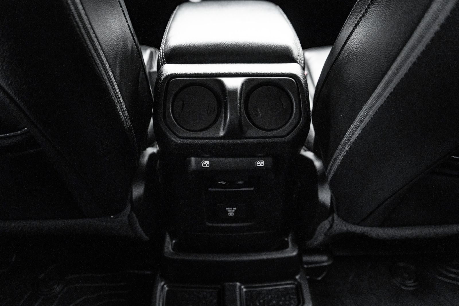 2020 Jeep Wrangler Unlimited Sahara-27