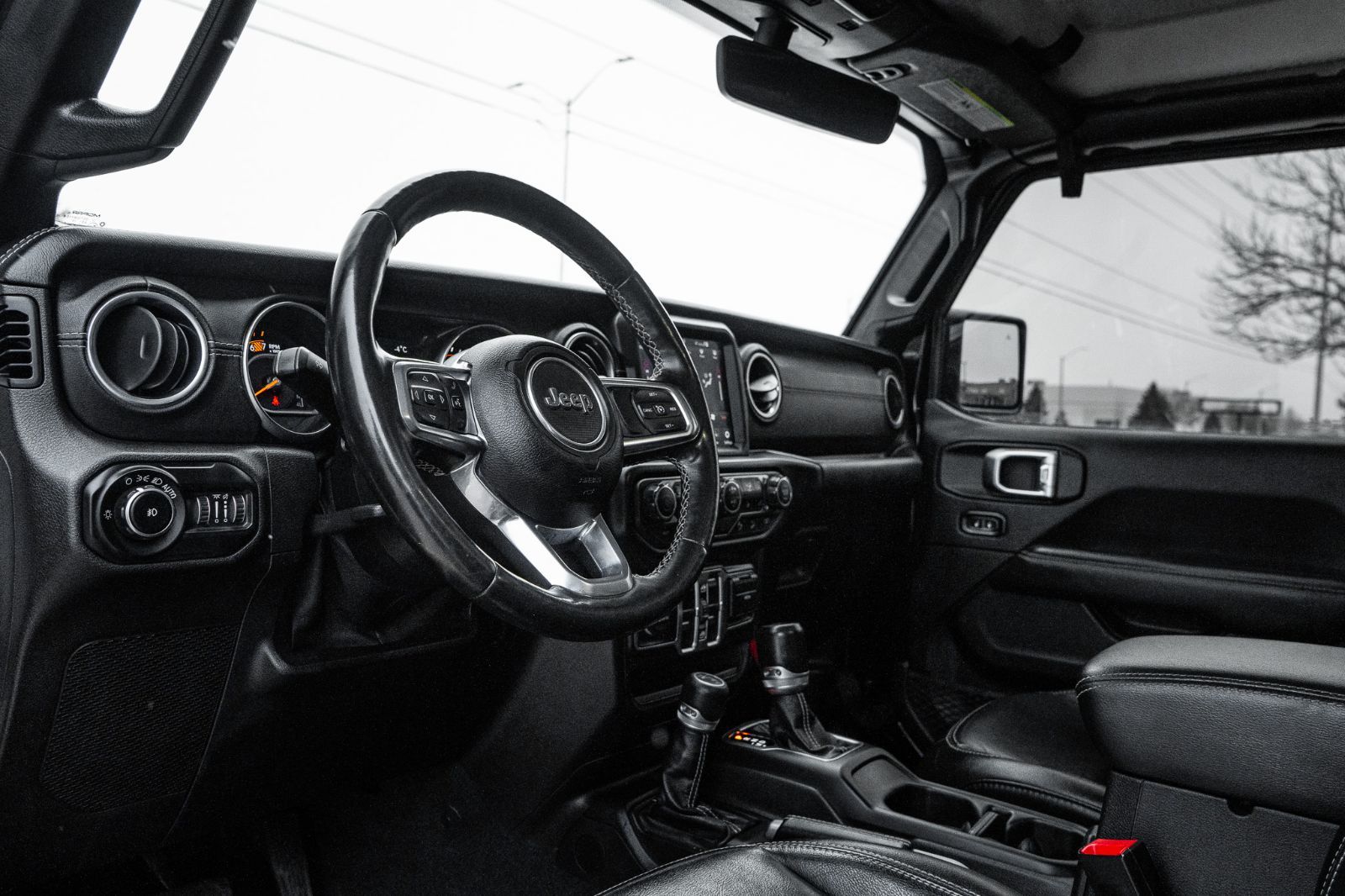 2020 Jeep Wrangler Unlimited Sahara-22