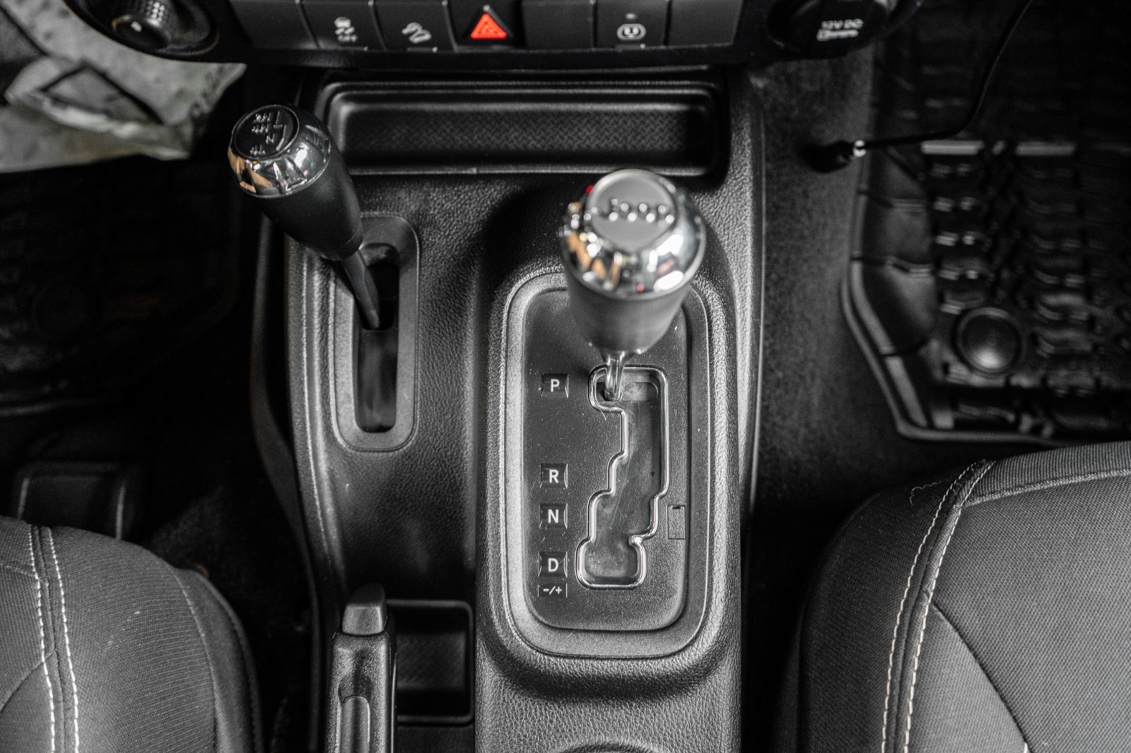 2015 Jeep Wrangler Sahara-16