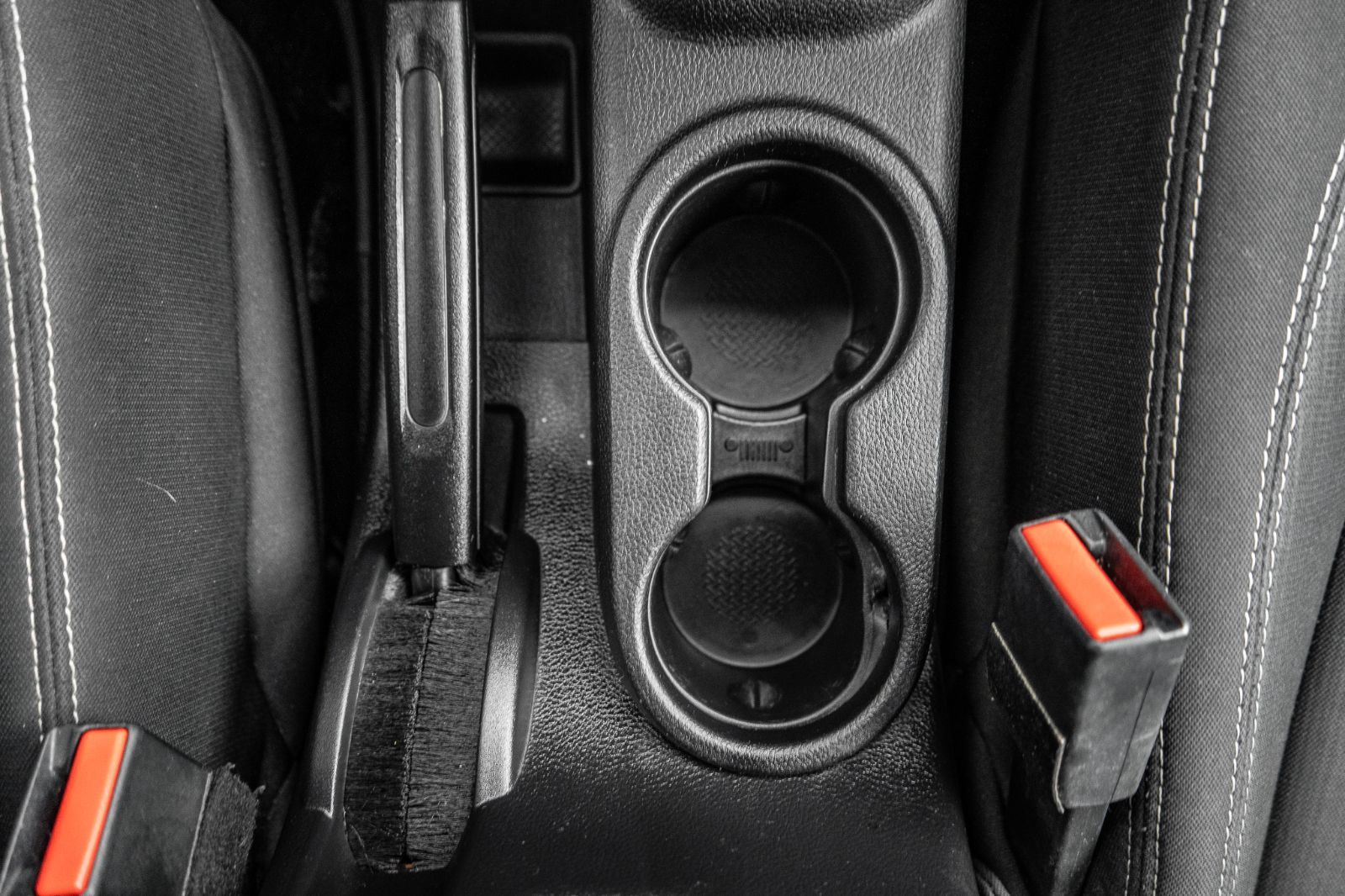 2015 Jeep Wrangler Sahara-17