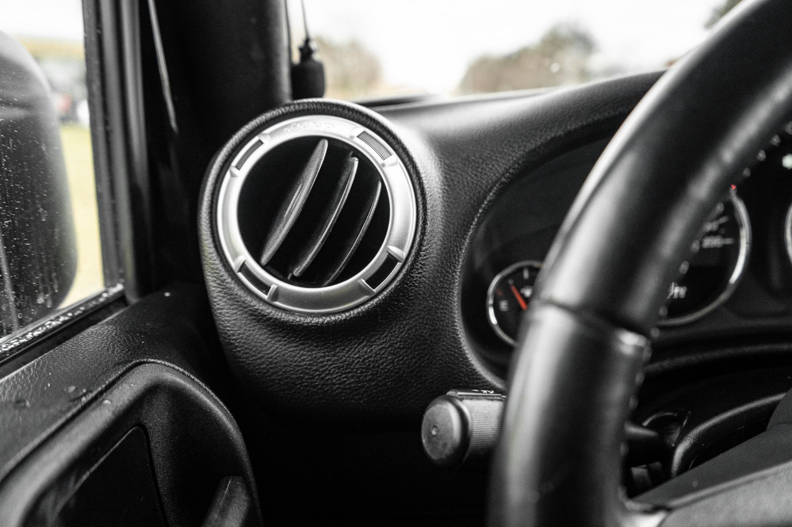 2015 Jeep Wrangler Sahara-19