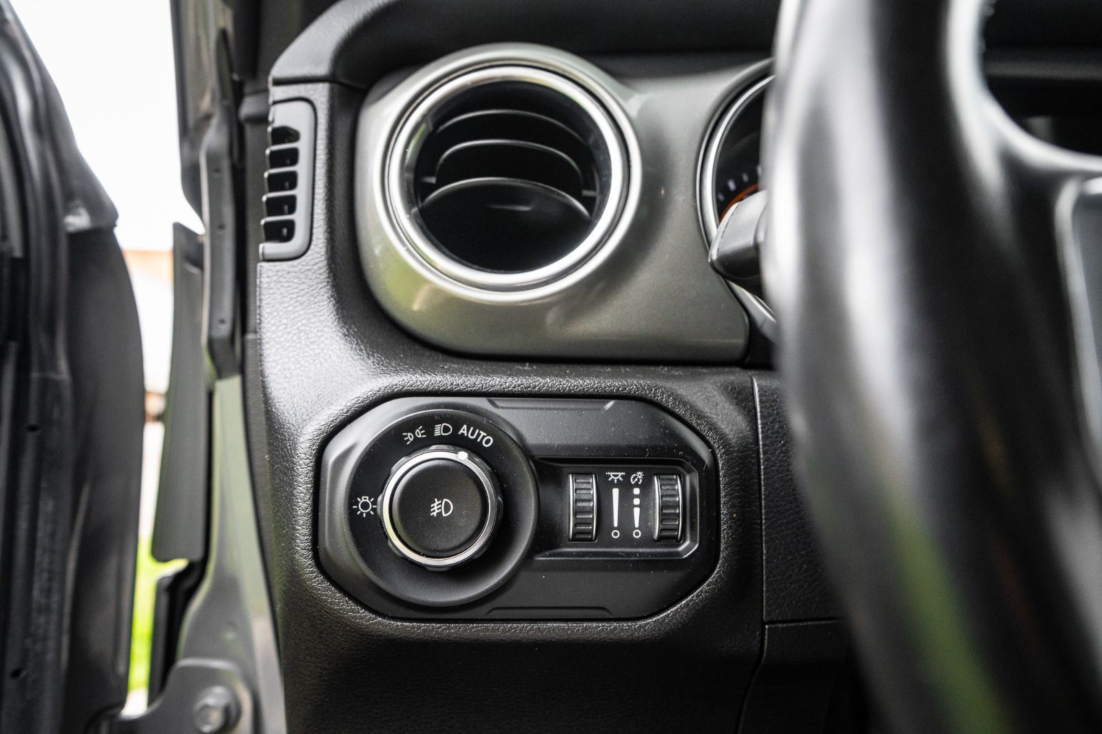 2021 Jeep Wrangler Unlimited Sahara-18