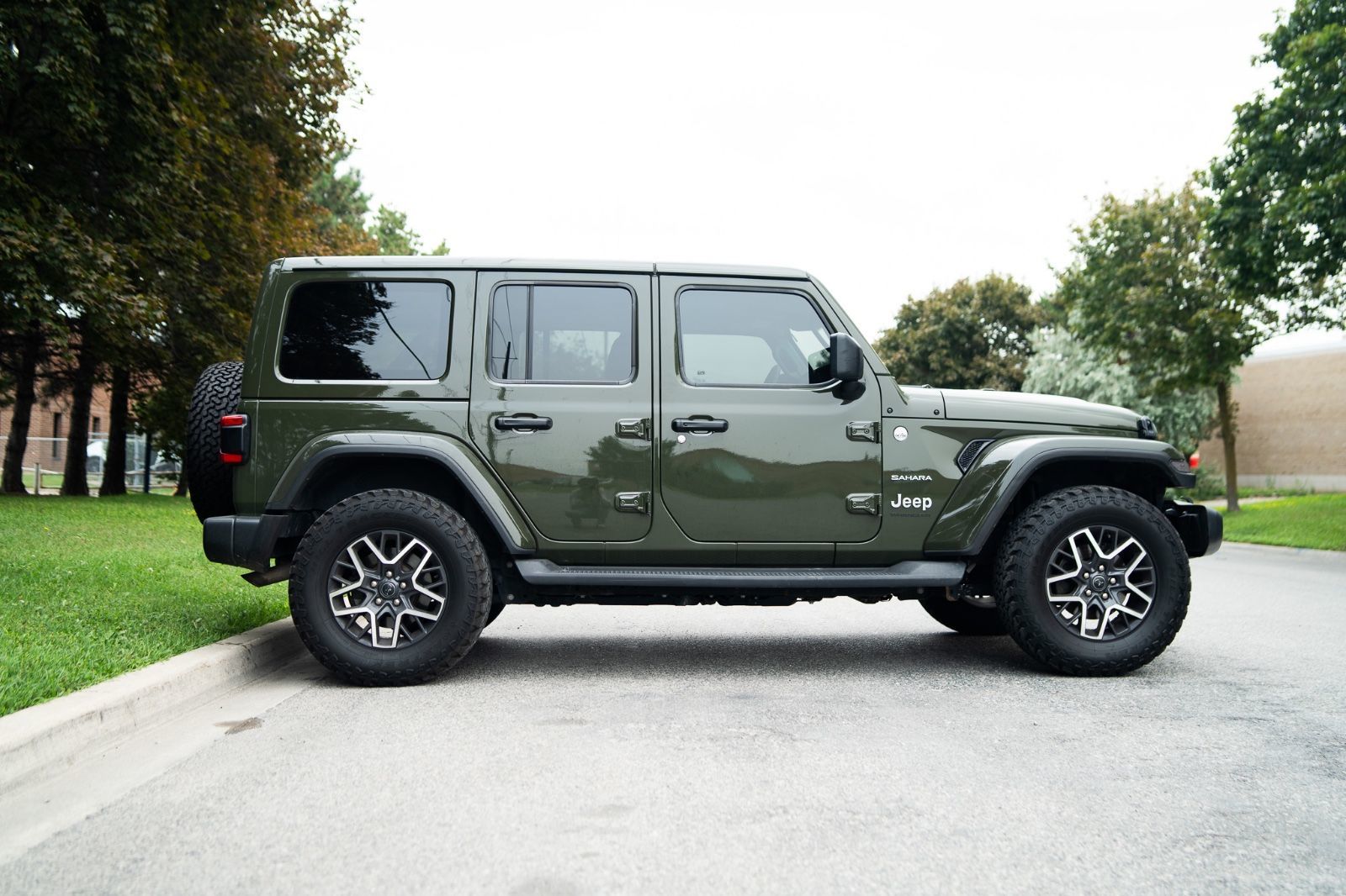 2024 Jeep Wrangler Sahara-5
