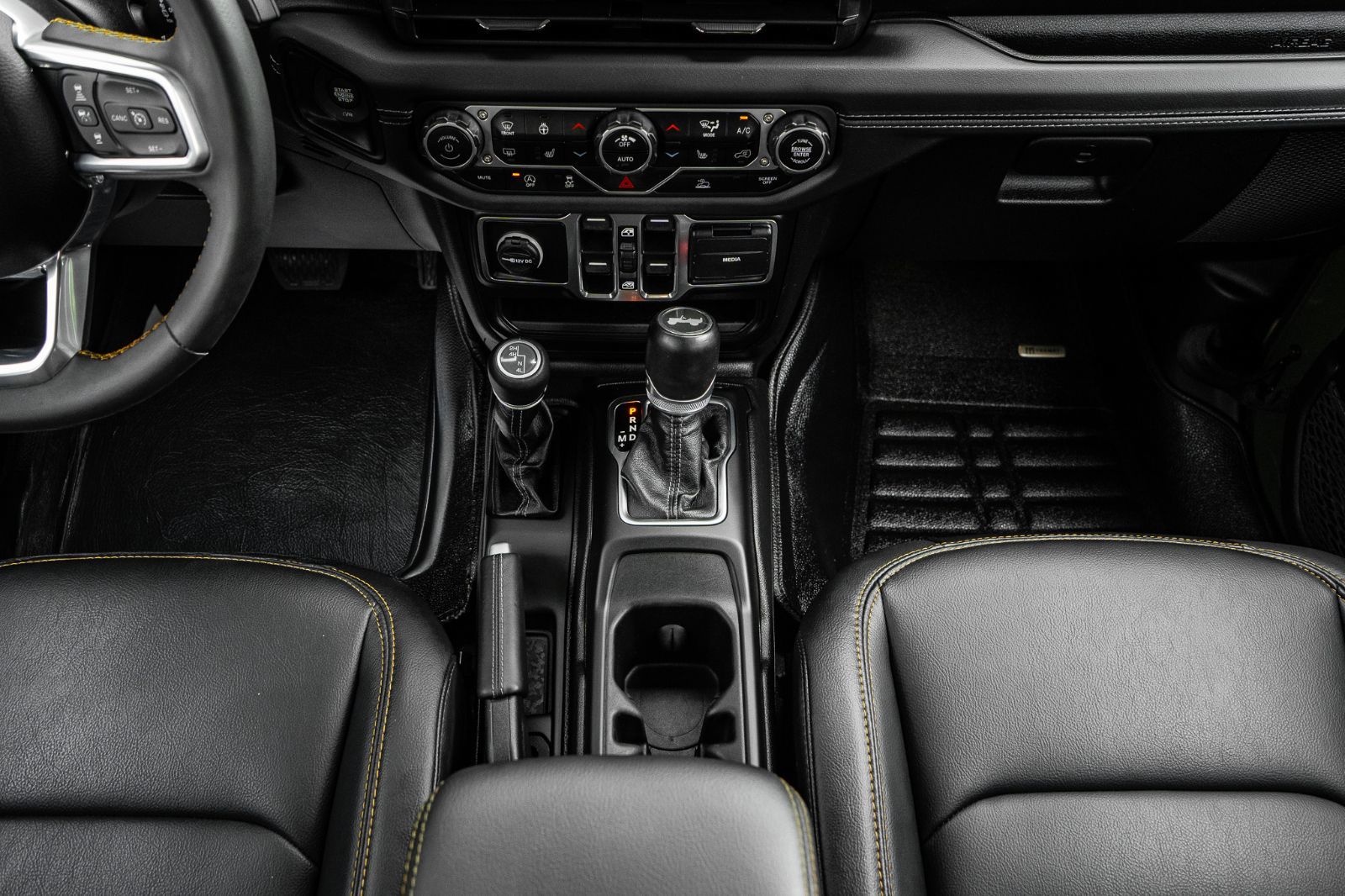 2024 Jeep Wrangler Sahara-11
