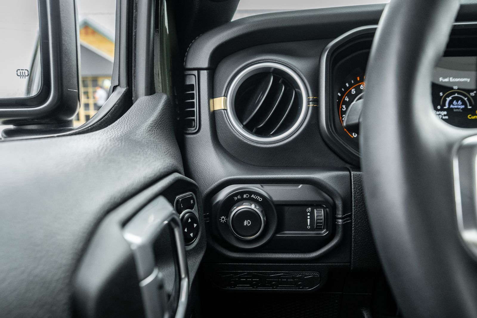 2024 Jeep Wrangler Sahara-23