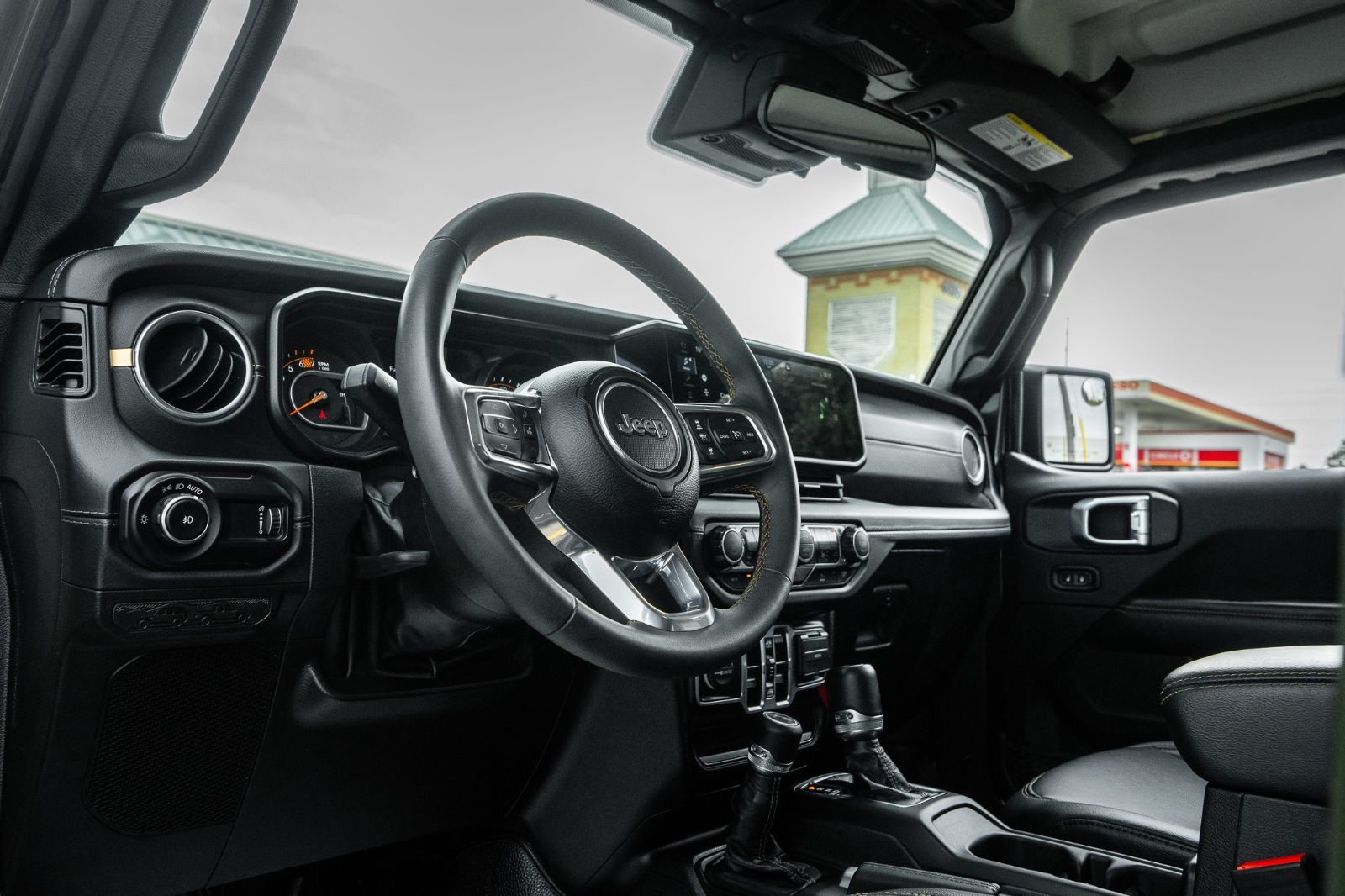 2024 Jeep Wrangler Sahara-25