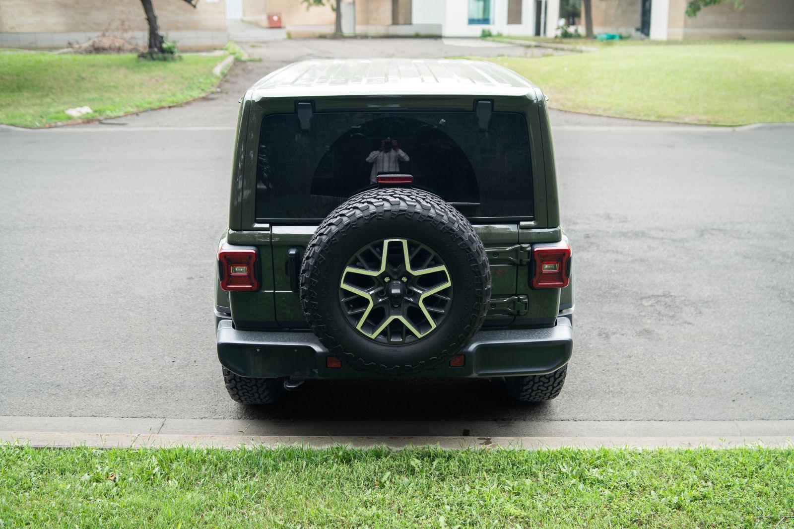 2024 Jeep Wrangler Sahara-8