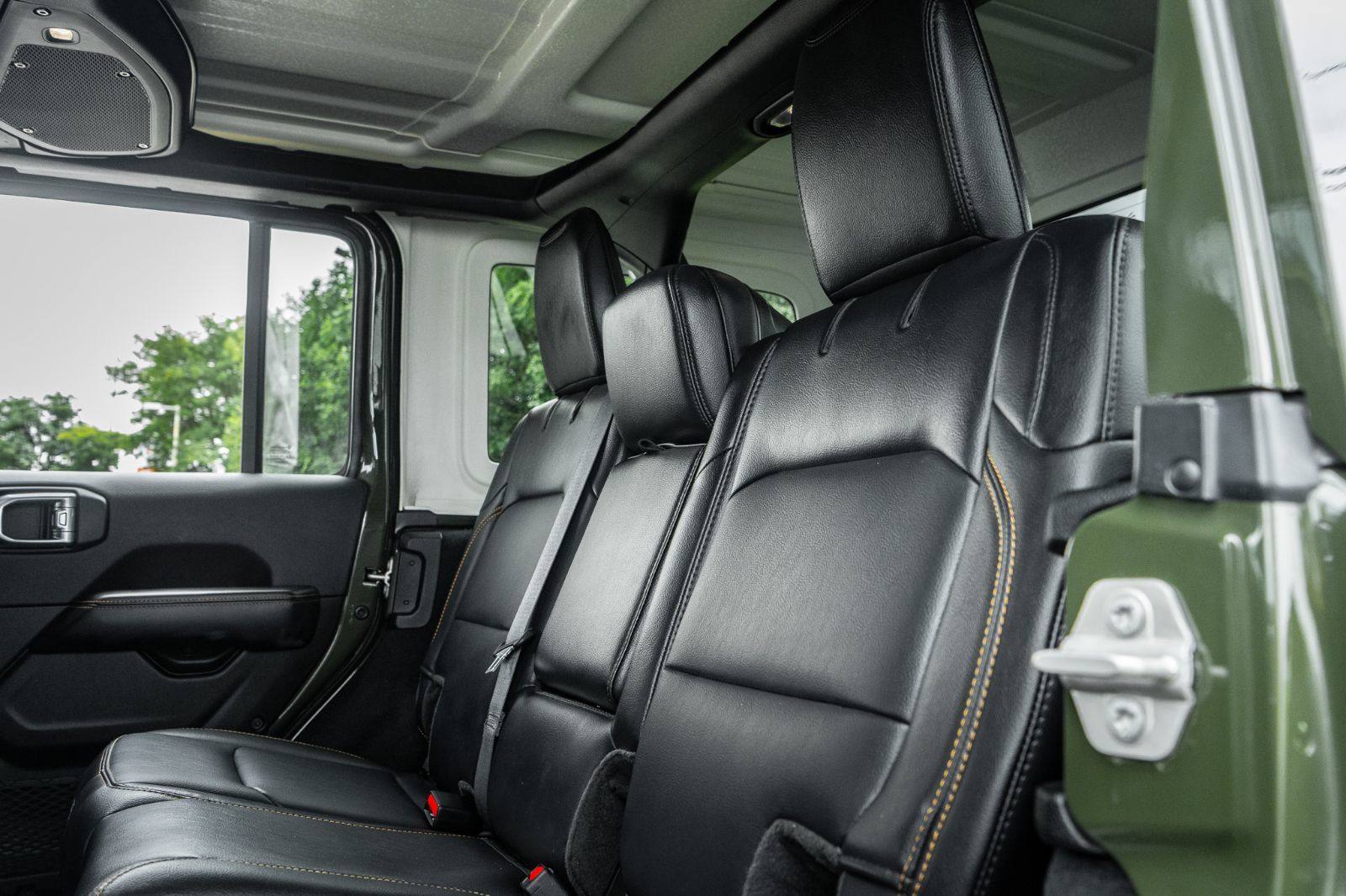 2024 Jeep Wrangler Sahara-29