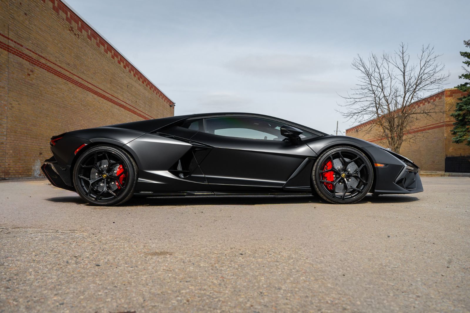 2024 Lamborghini Revuelto HPEV-4