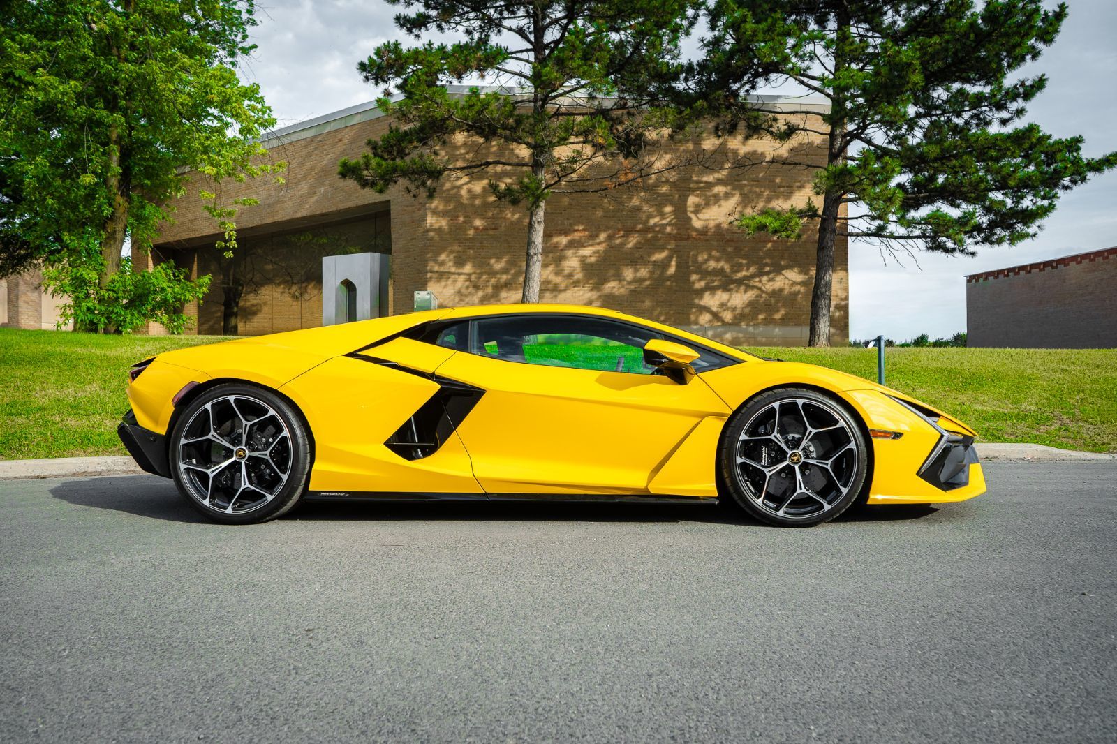 2024 Lamborghini REVUELTO-9