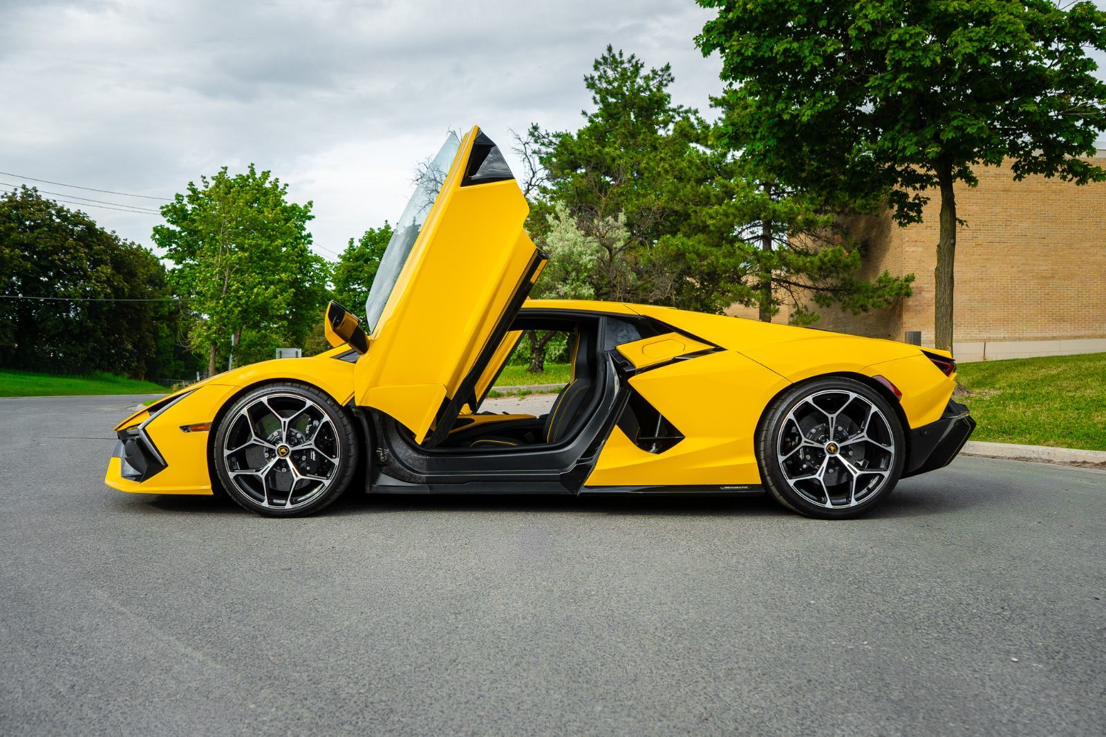 2024 Lamborghini REVUELTO-3