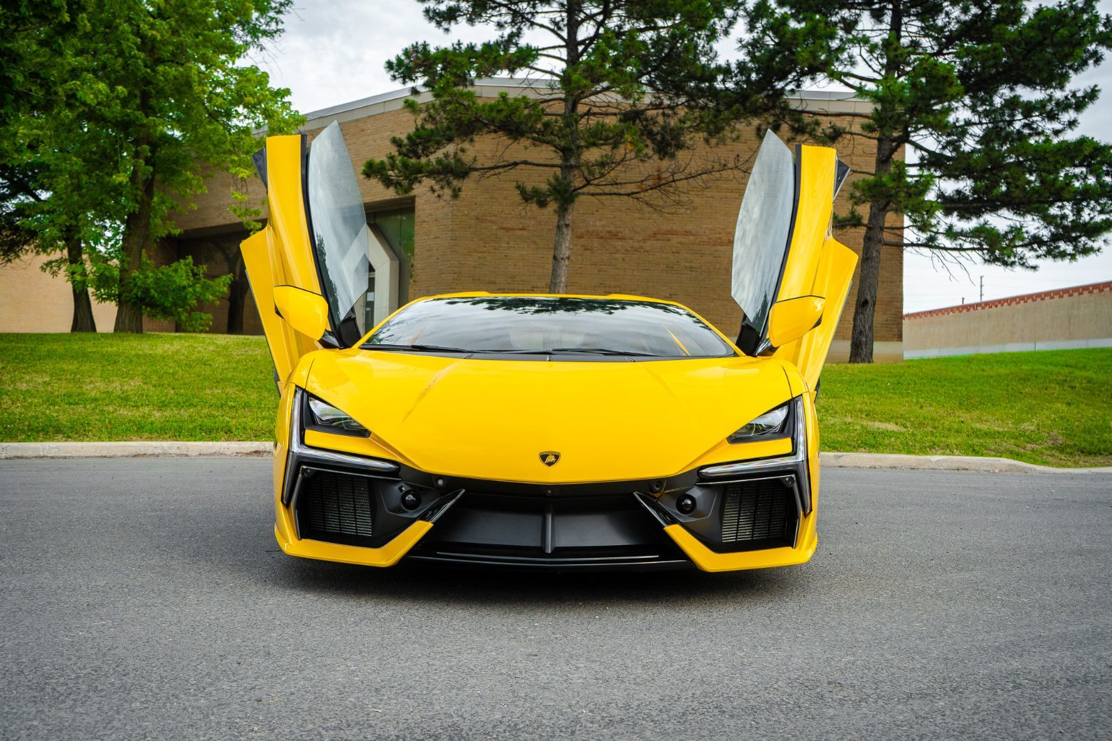 2024 Lamborghini REVUELTO-1