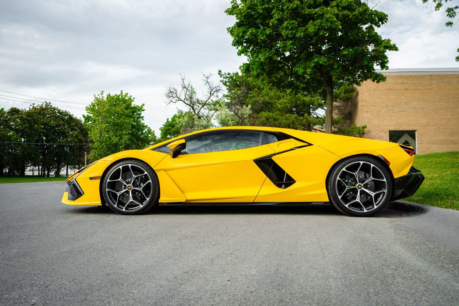 2024 Lamborghini REVUELTO-10