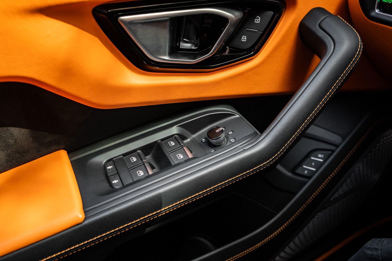 2019 Lamborghini Urus-23