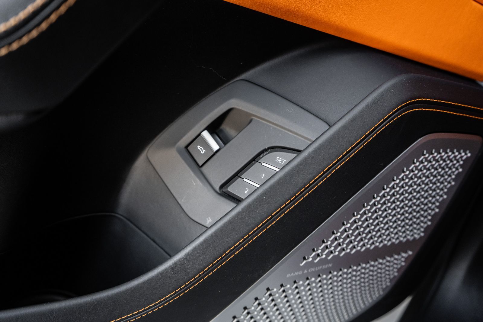 2019 Lamborghini Urus-25
