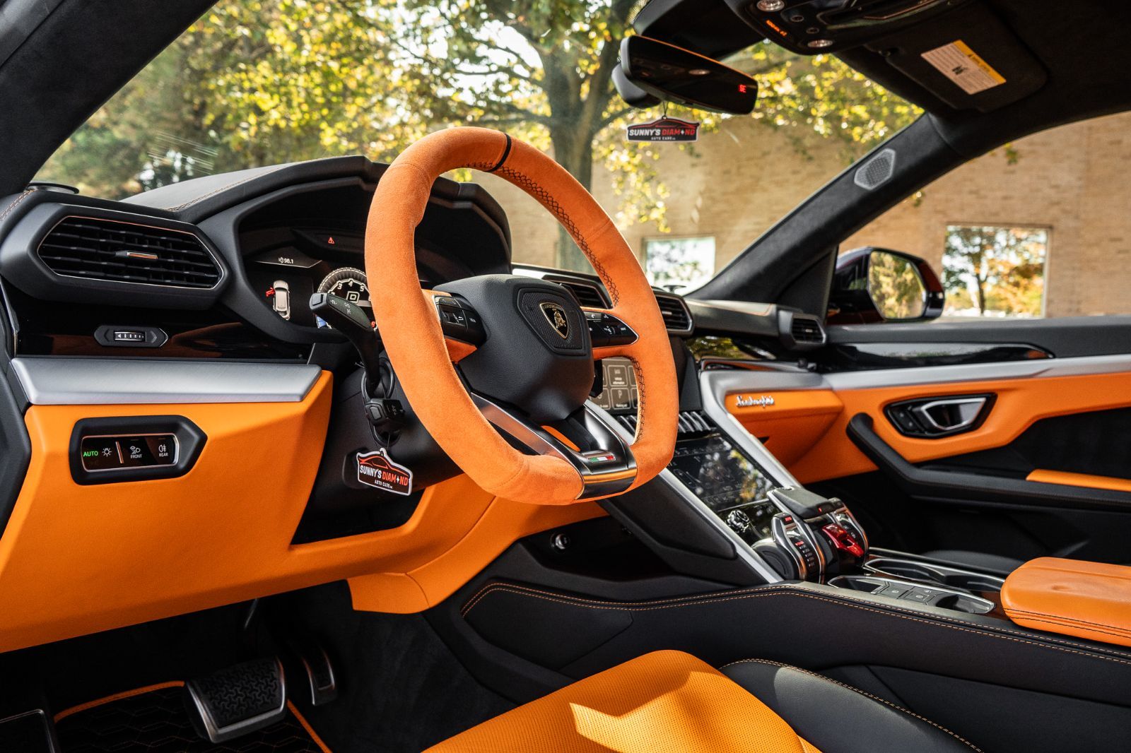 2019 Lamborghini Urus-27