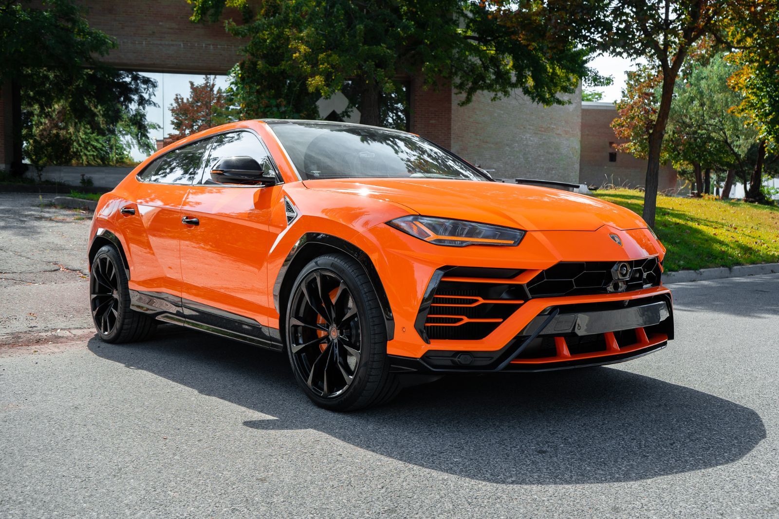 2019 Lamborghini Urus-2