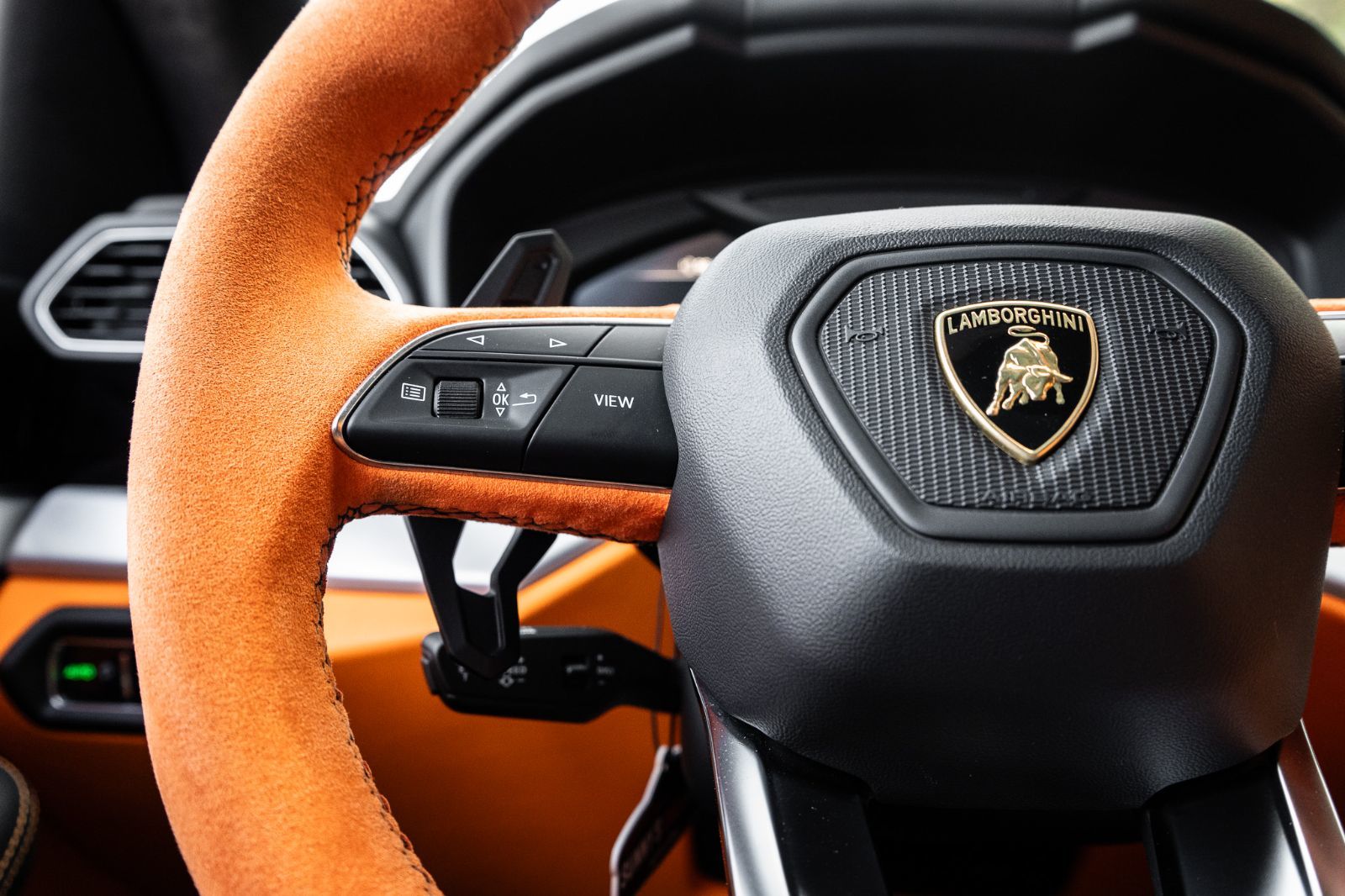 2019 Lamborghini Urus-11