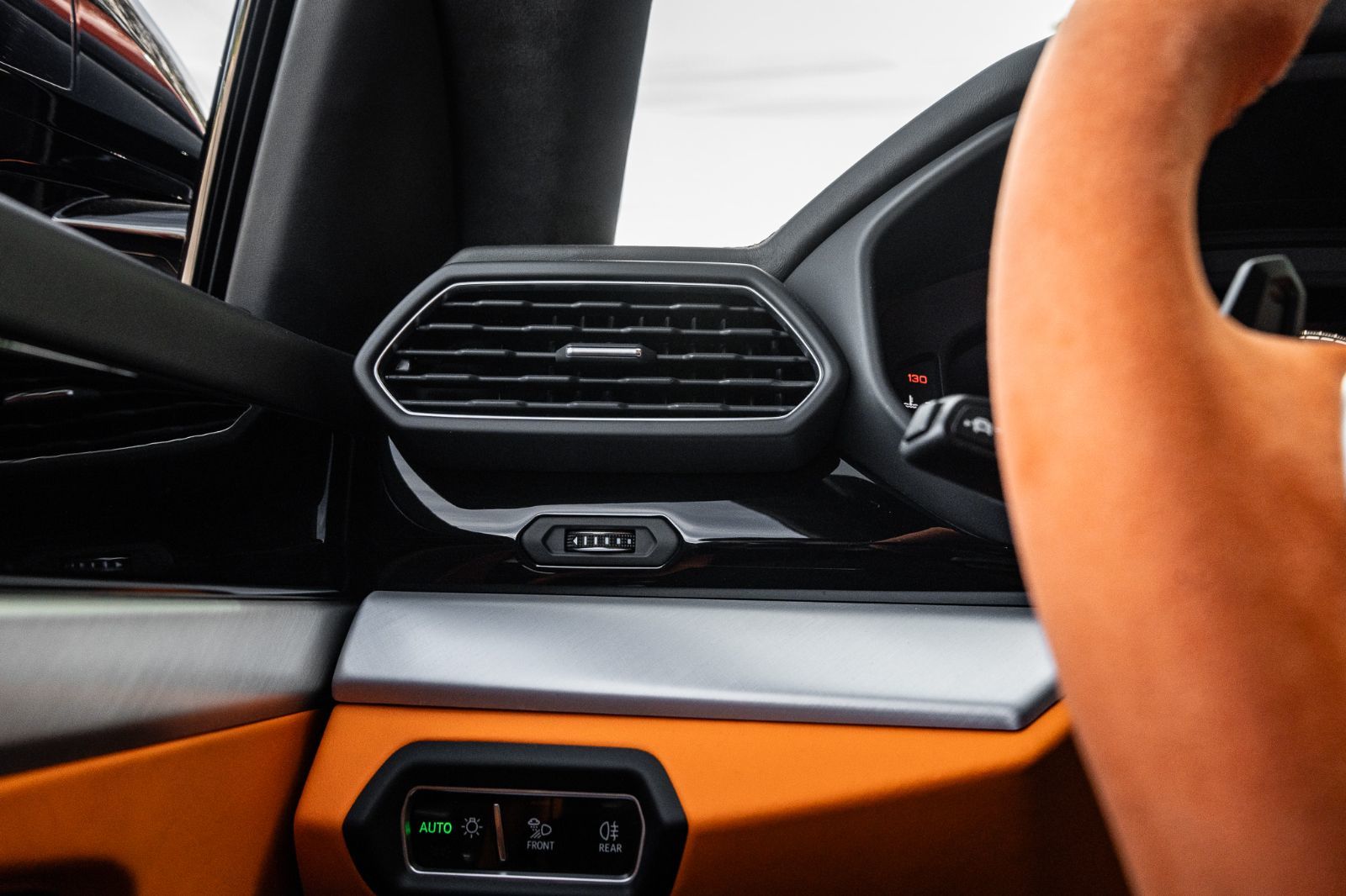 2019 Lamborghini Urus-20