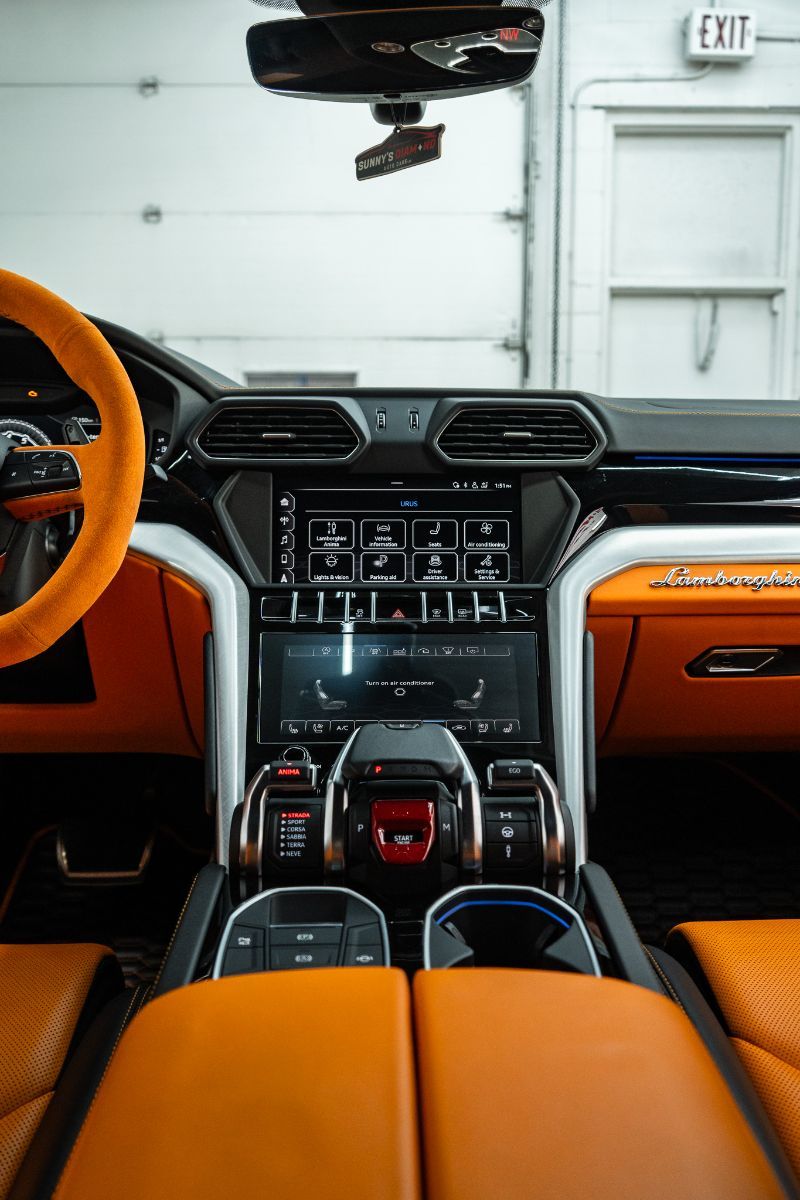 2019 Lamborghini Urus-51