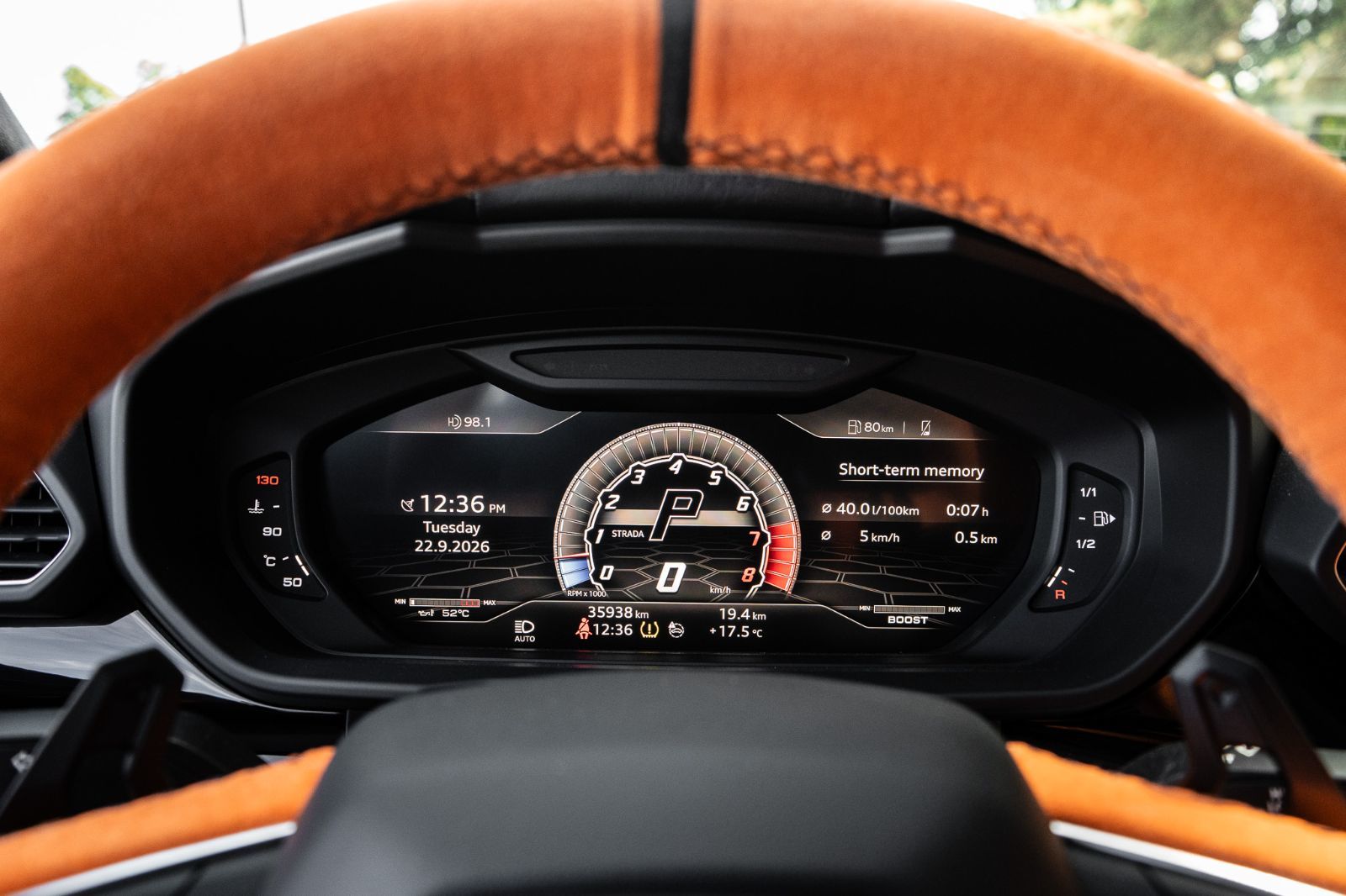 2019 Lamborghini Urus-13