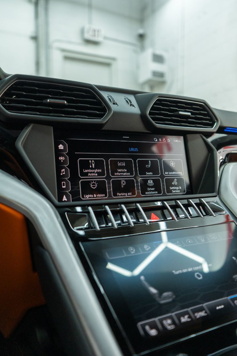 2019 Lamborghini Urus-52
