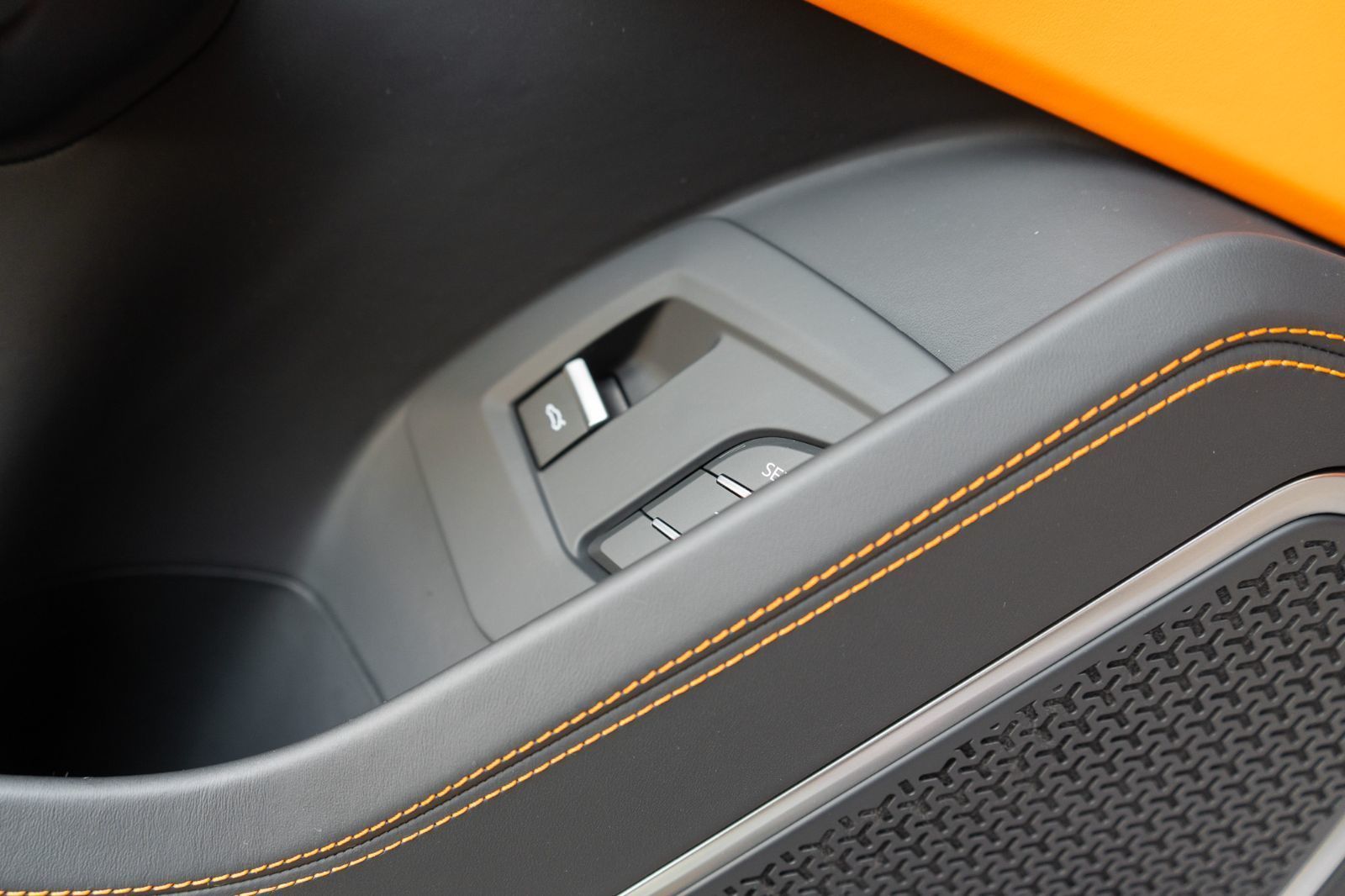 2020 Lamborghini Urus-19