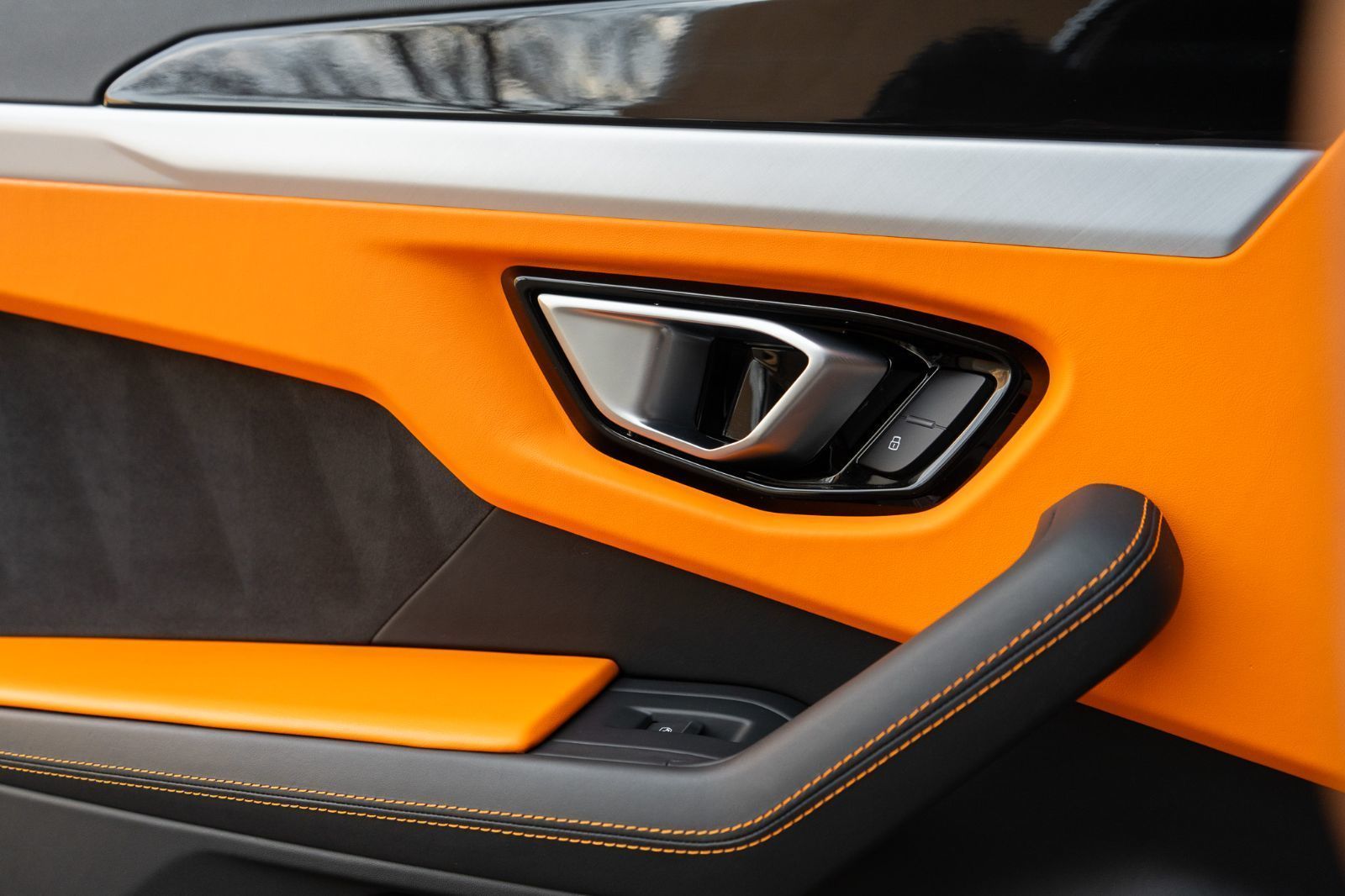 2020 Lamborghini Urus-27