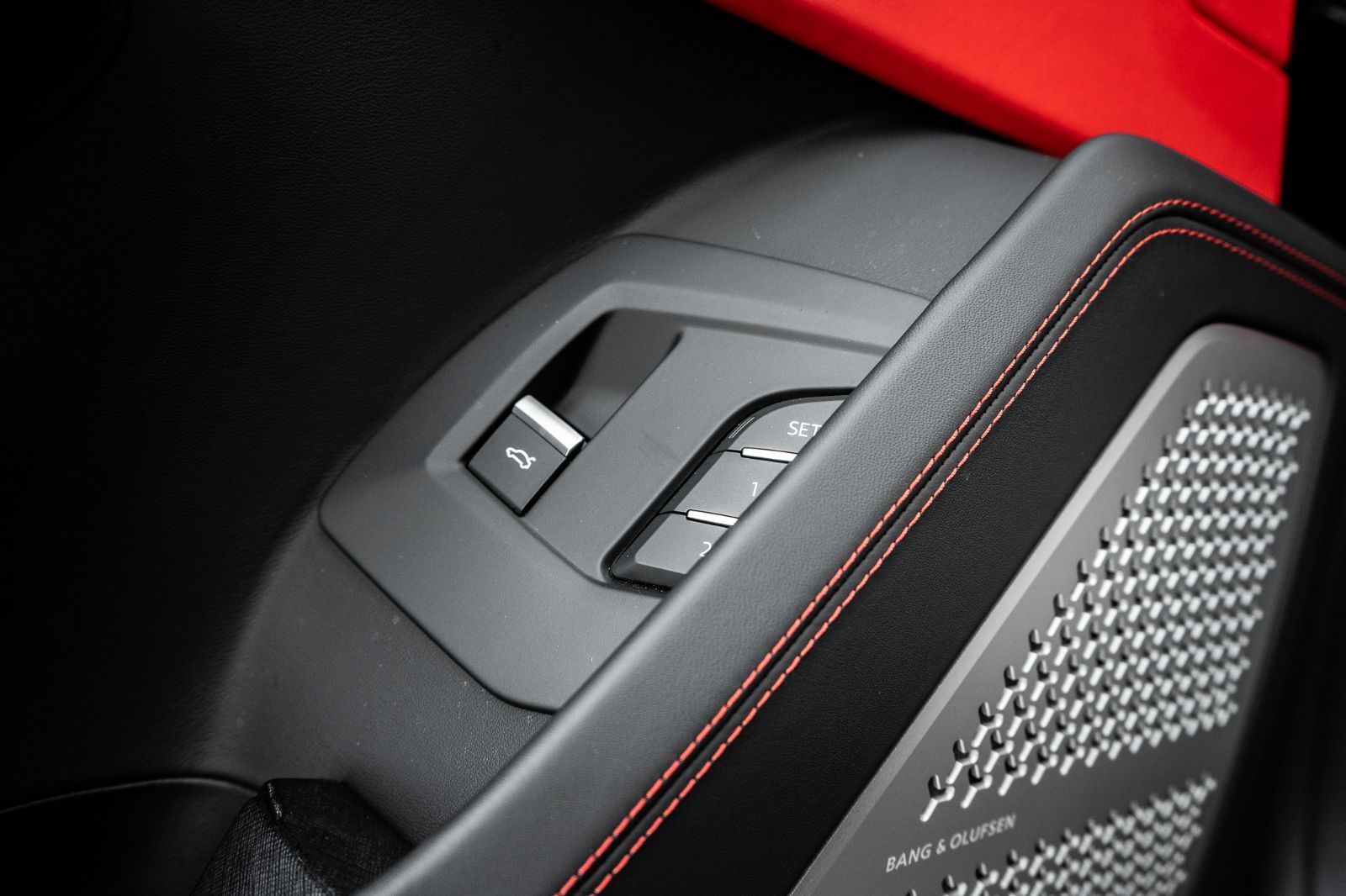 2022 Lamborghini Urus-23