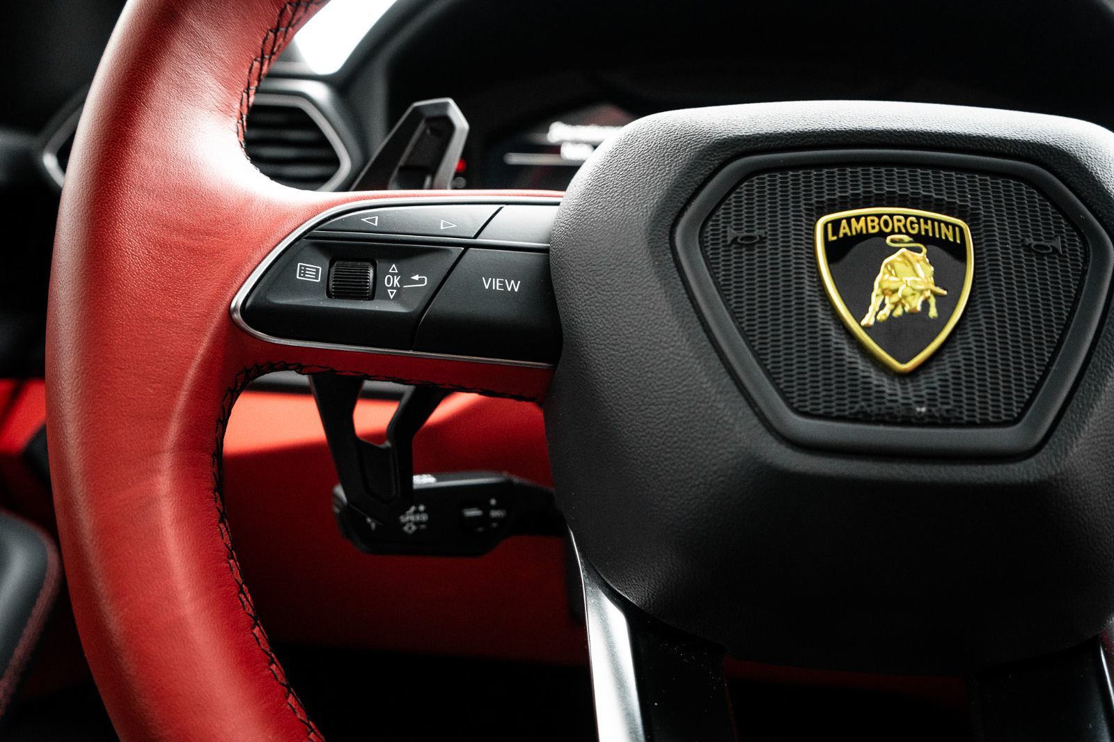 2022 Lamborghini Urus-11