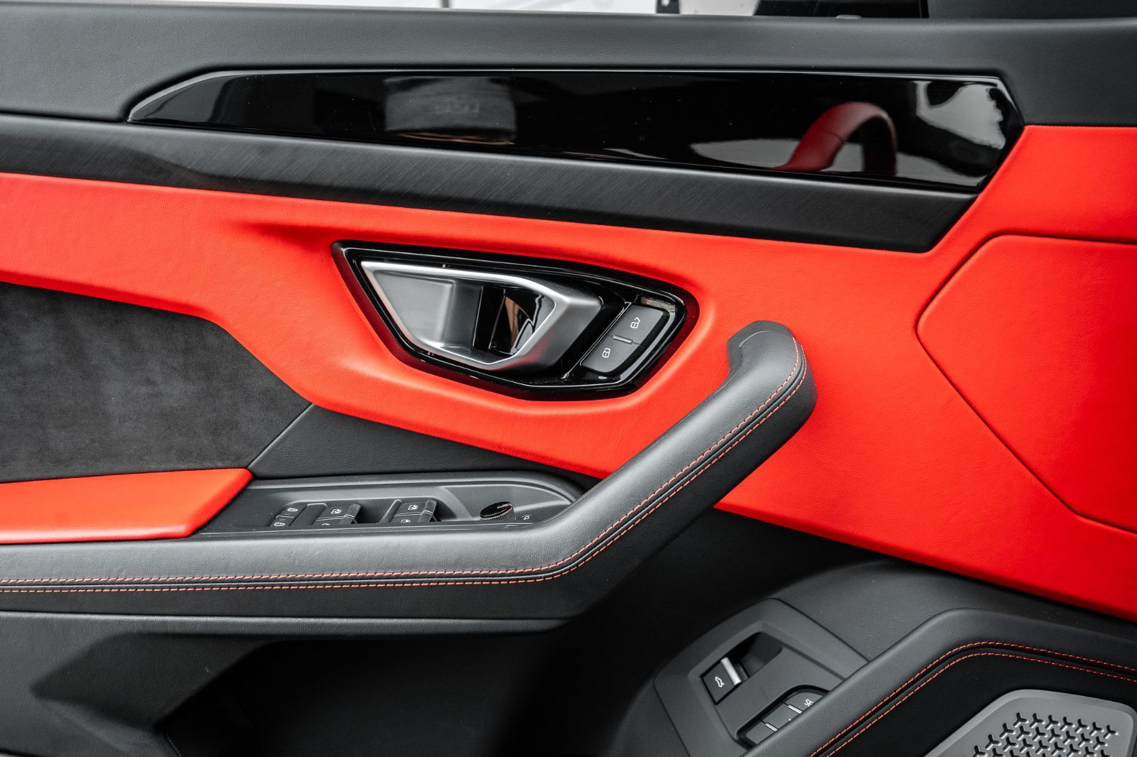 2022 Lamborghini Urus-21