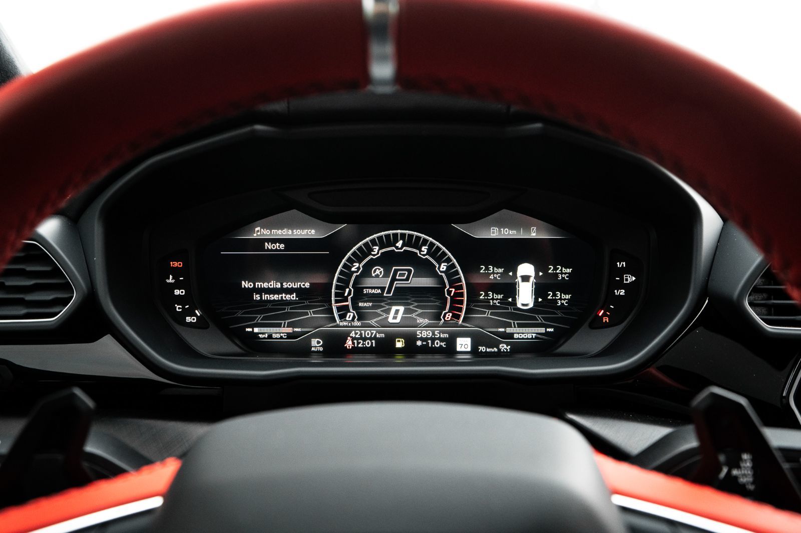 2022 Lamborghini Urus-13