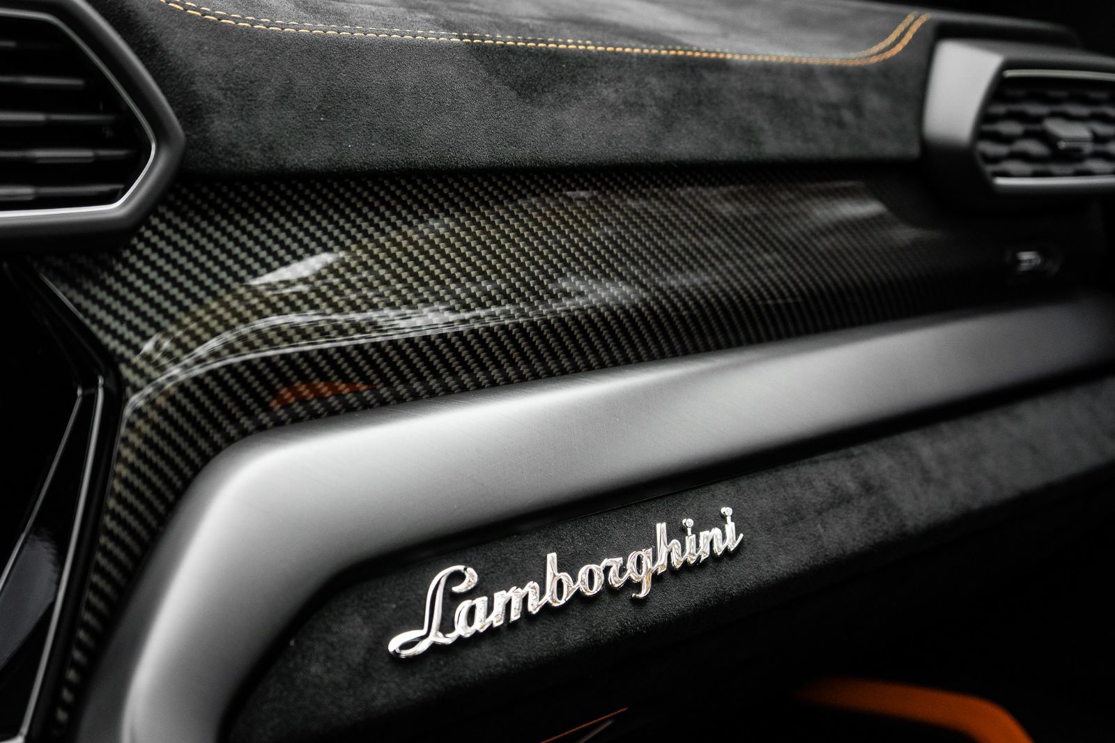 2023 Lamborghini Urus Performante-21