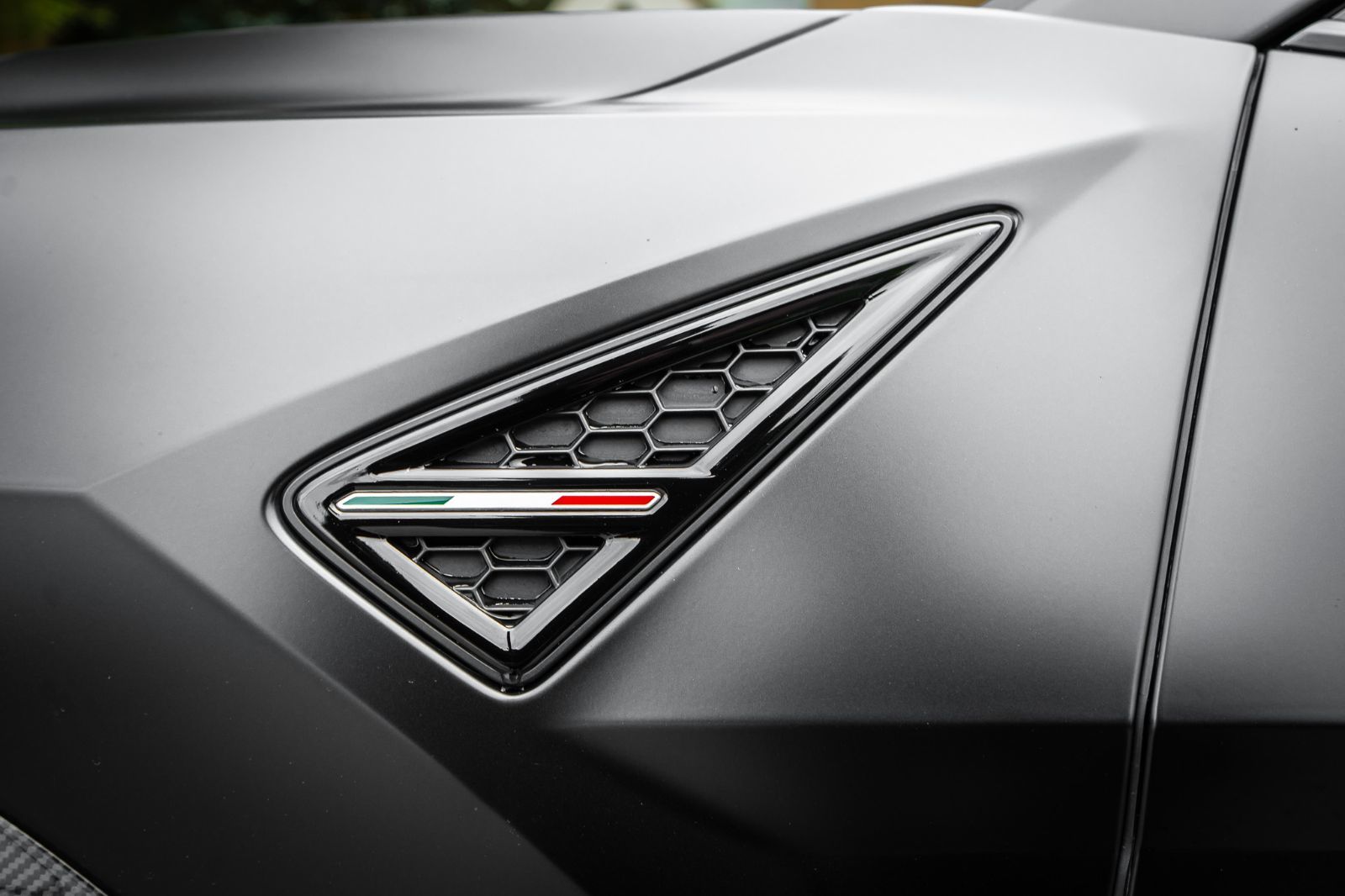 2023 Lamborghini Urus Performante-37