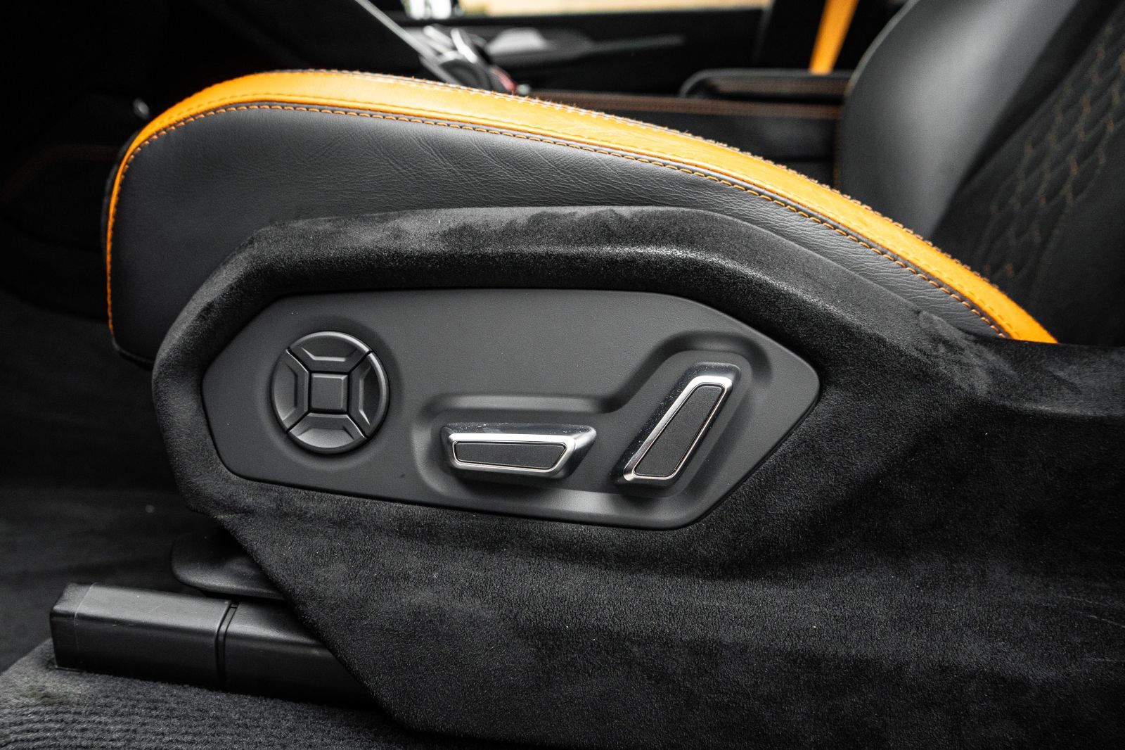 2023 Lamborghini Urus Performante-31