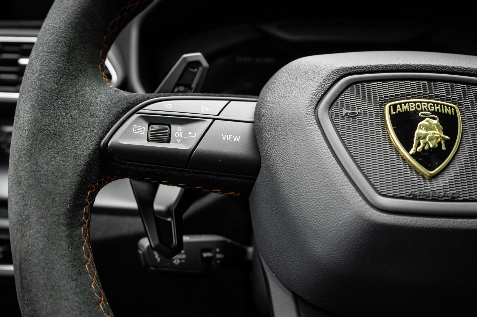 2023 Lamborghini Urus Performante-10