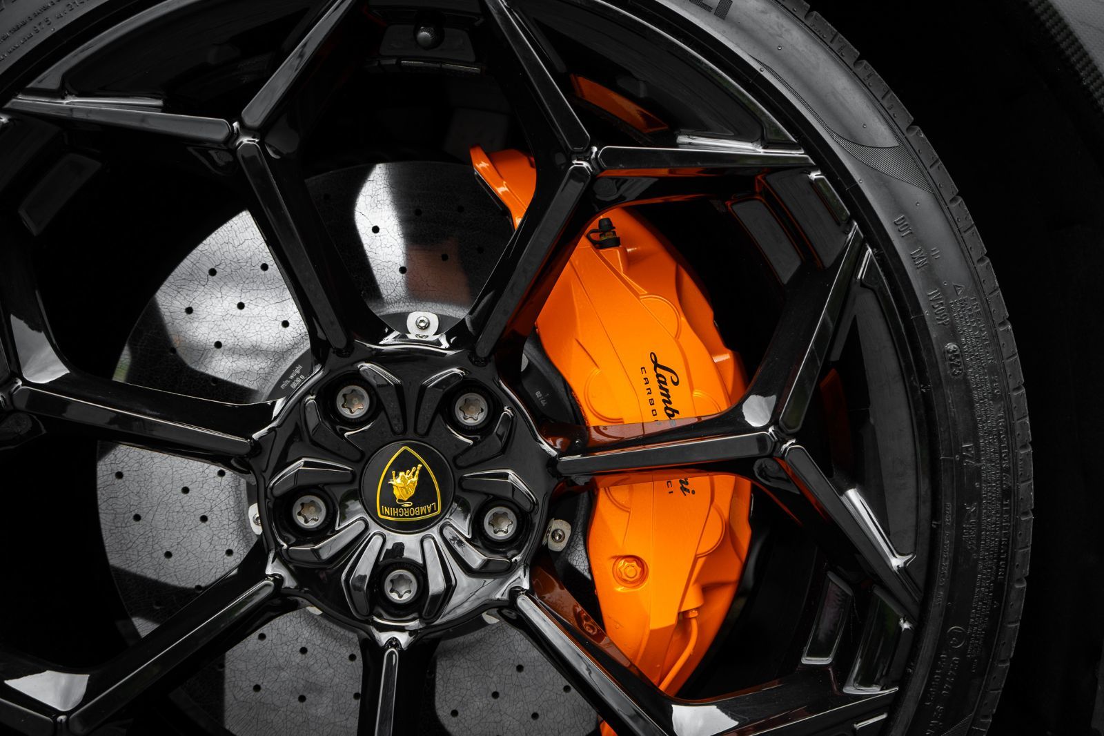 2023 Lamborghini Urus Performante-39