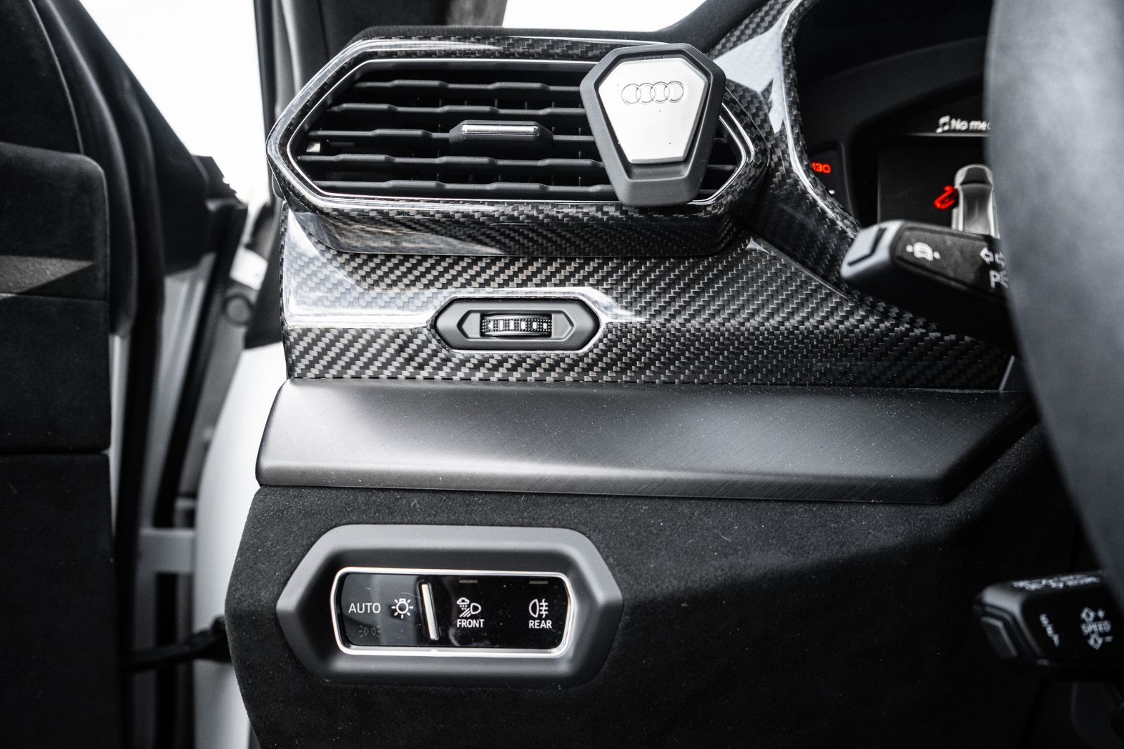 2023 Lamborghini Urus Performante-24