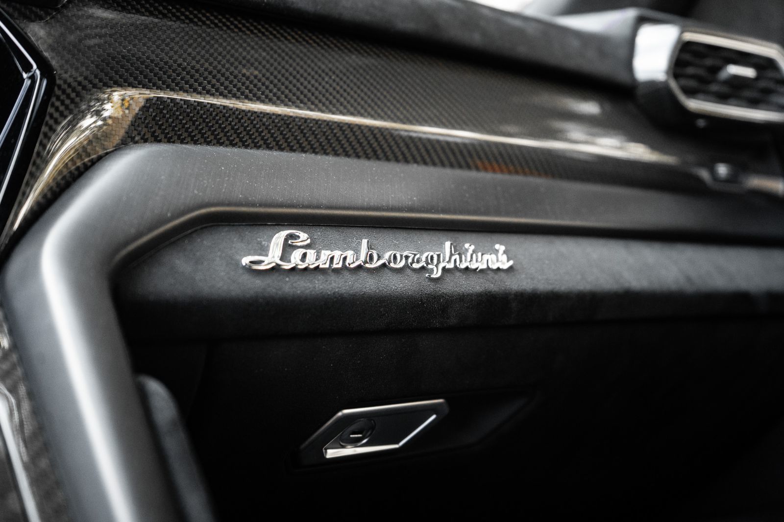 2023 Lamborghini Urus Performante-19