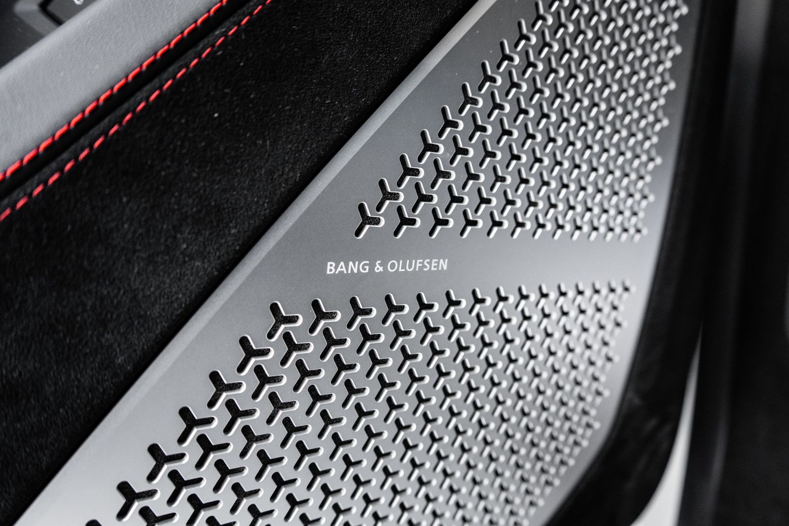 2023 Lamborghini Urus Performante-23