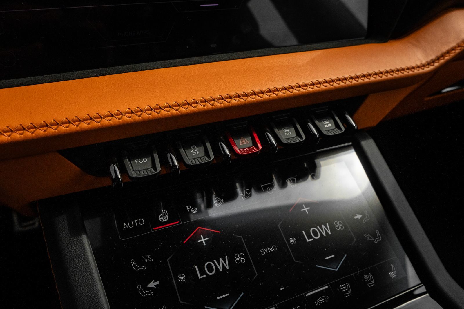 2025 Lamborghini Urus SE-16